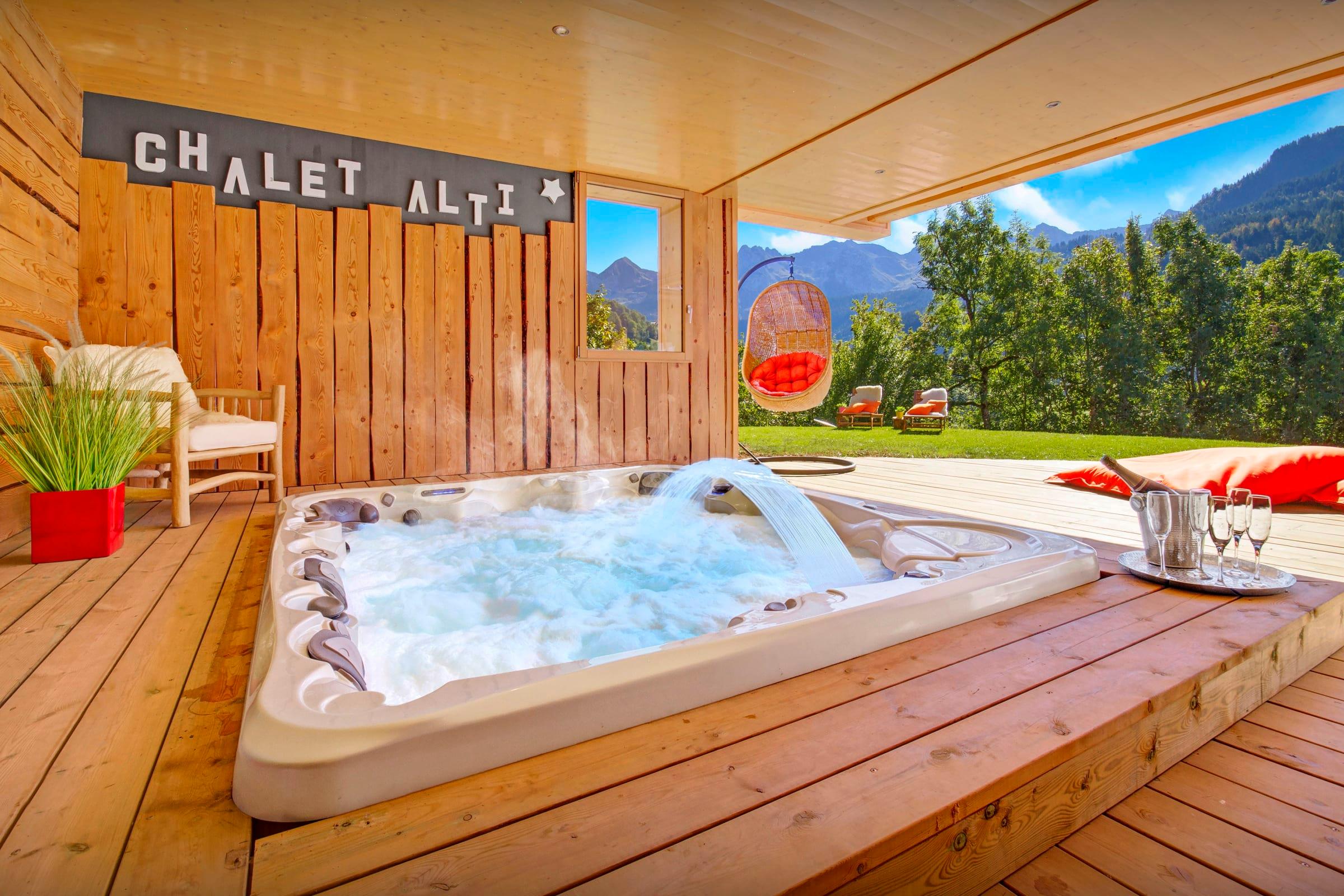 Property Image 2 - Majestic Moutain Haven With Jacuzzi and Sauna