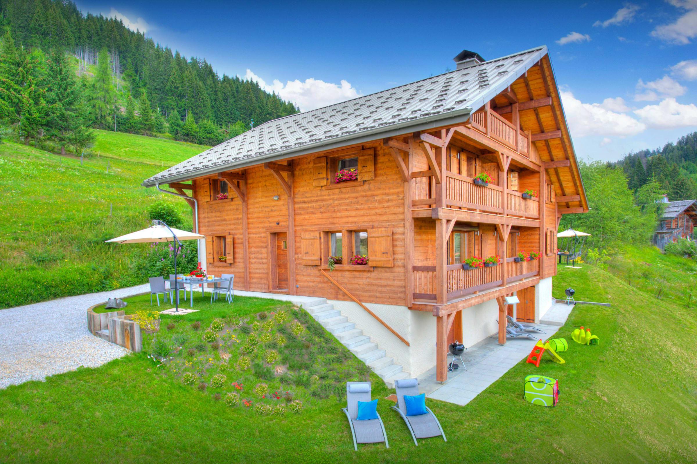 Property Image 1 - Delightful Family Chalet With Splendid Views