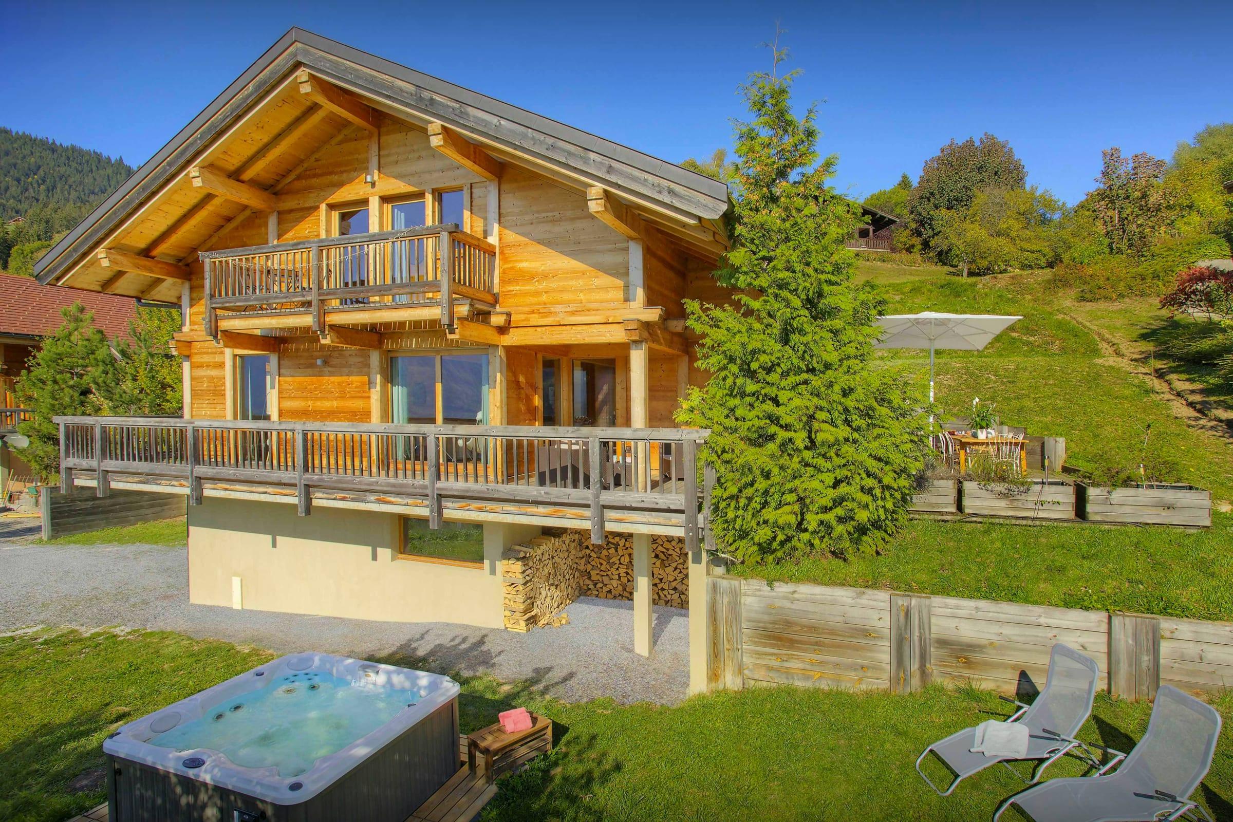 Property Image 1 - Spacious Mountain Chalet With Hot Tub