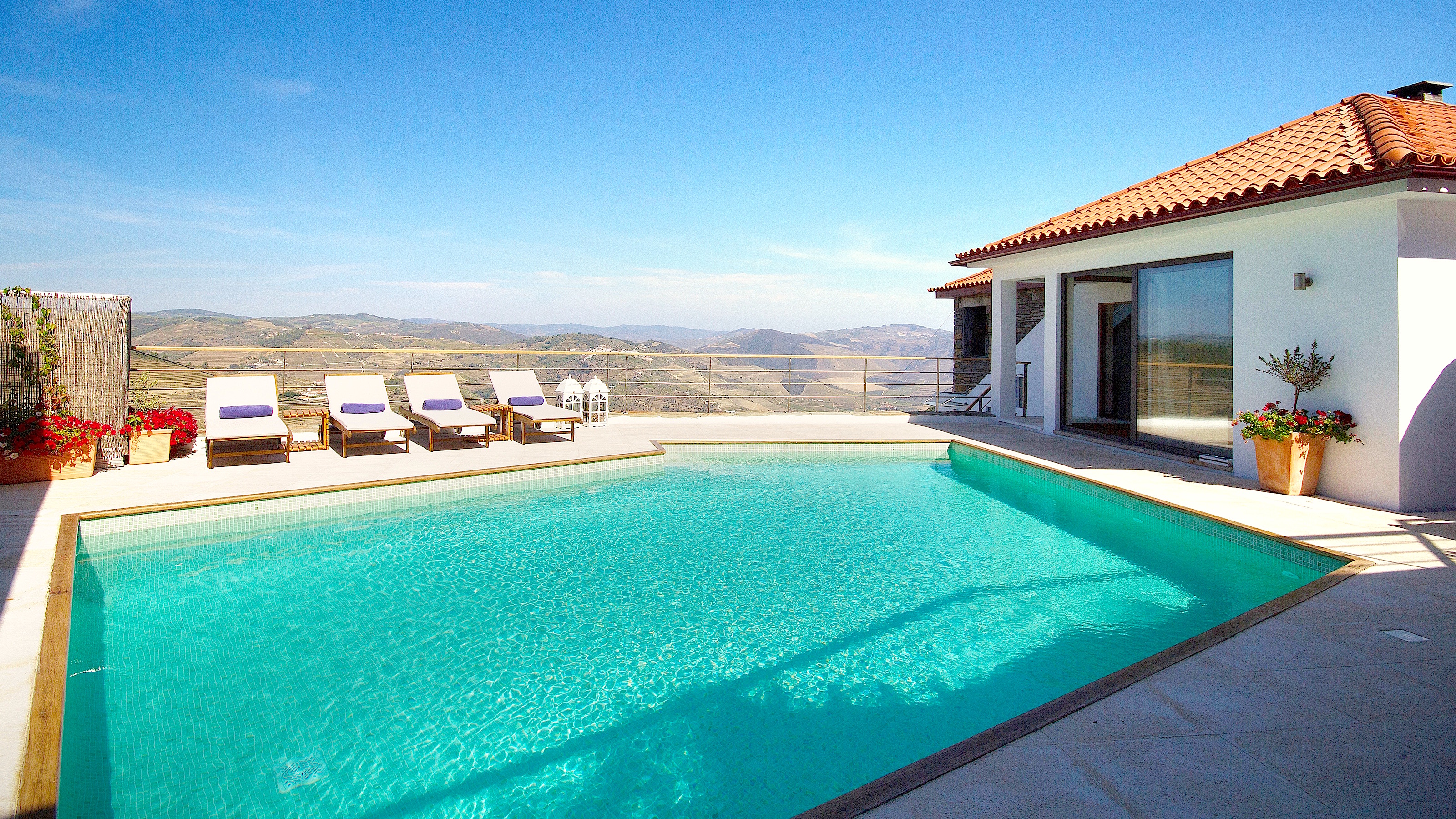 Property Image 2 - 3 Bedroom Luxury Villa With pool and Douro Valley Scenery Views