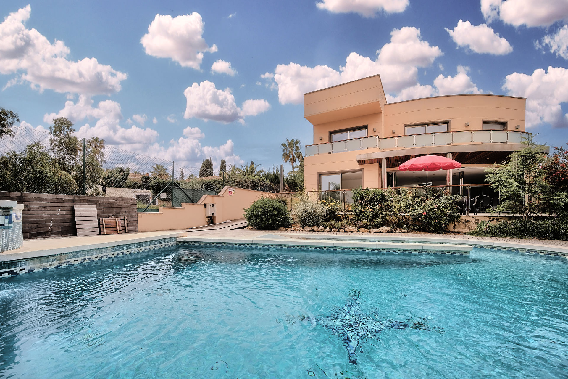 Property Image 1 - Luxury villa with Jacuzzi, sauna and heated pool