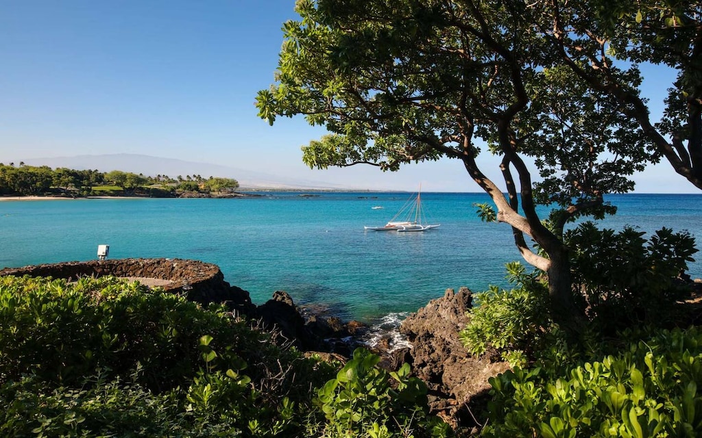 Beautiful Kauna'oa Bay at the Mauna Kea Resort