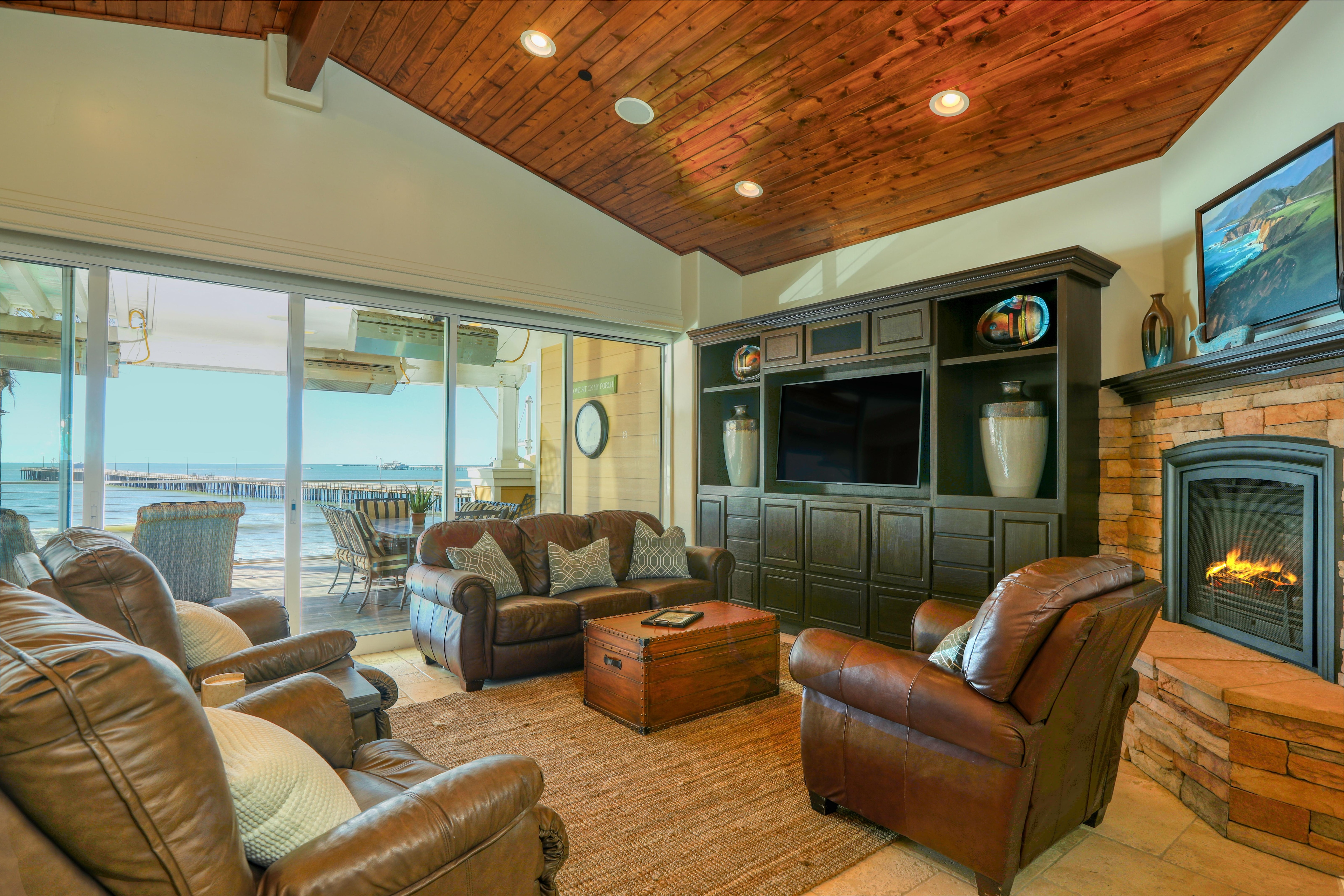 Take in the elements while lounging with friends. As the sun sets over the Pacific, cozy up to the fireside.