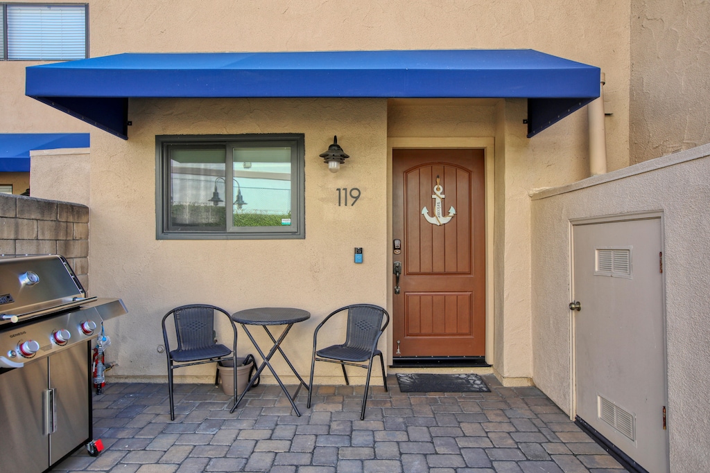 Whether you’re returning from a day of exploring Pismo or stepping out for a morning walk by the sea, this welcoming entry is the perfect start and end to your coastal adventure.