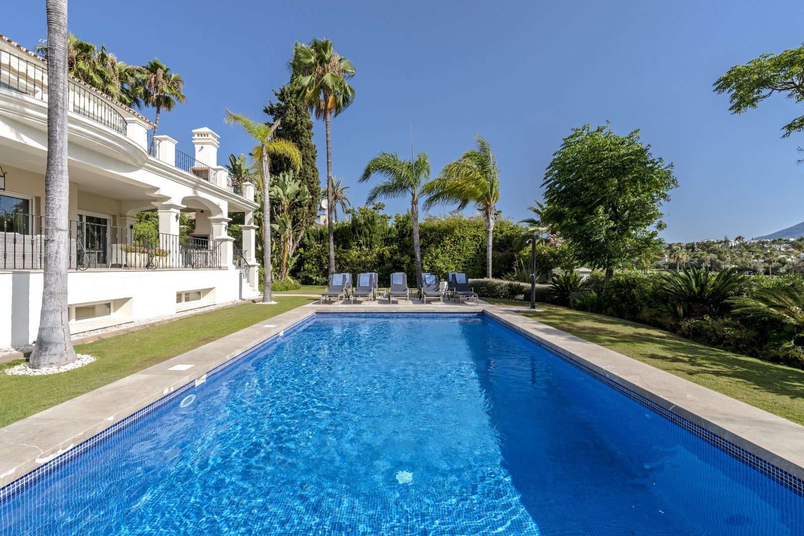 Property Image 2 - Stunning front line golf villa with heated pool, gym and cinema room