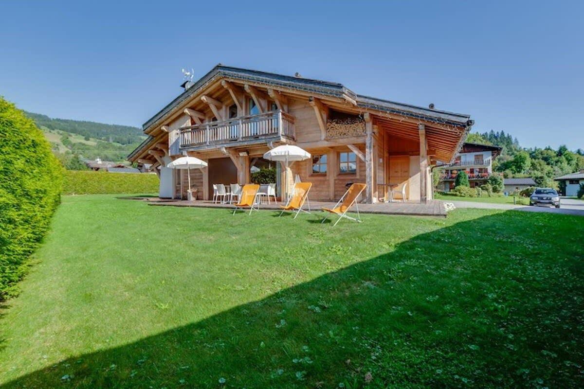 Gorgeous Wooden Chalet in Megeve with Hammam