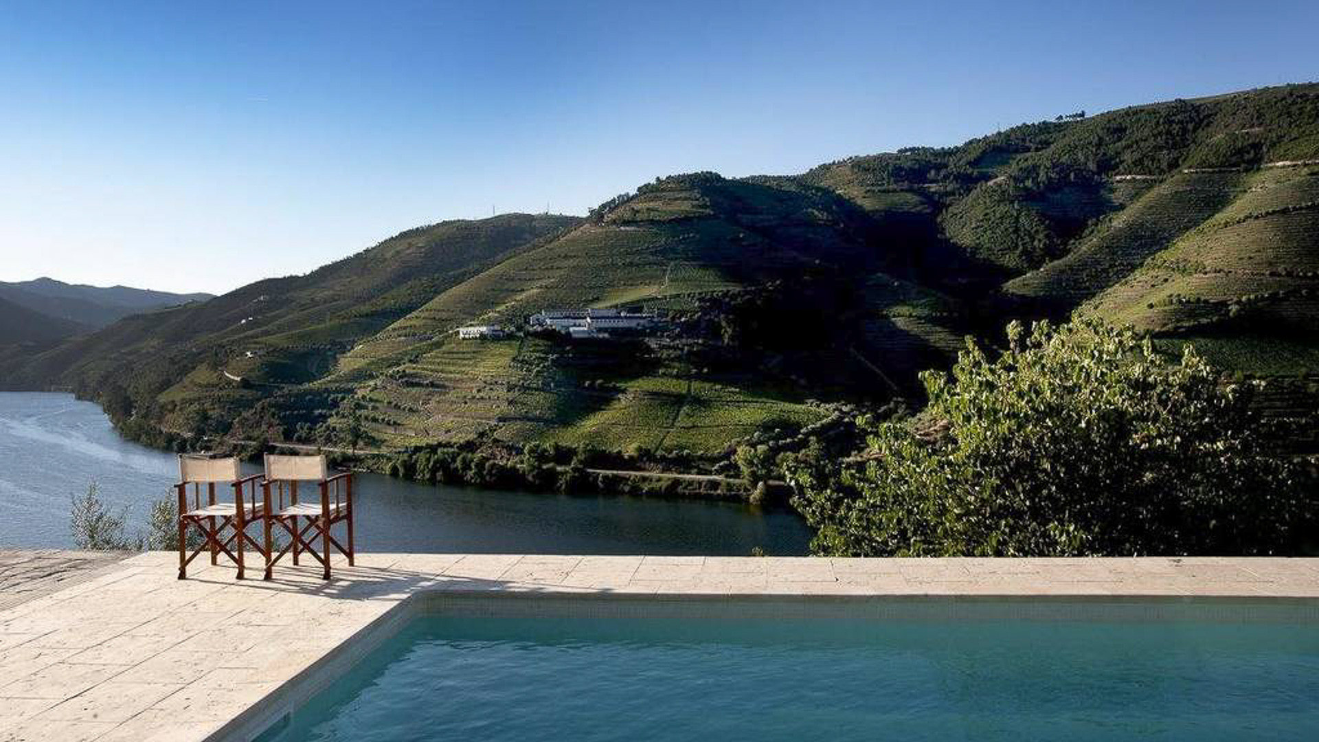 Property Image 1 - Fabulous Home with an Exquisite Pool above Douro River