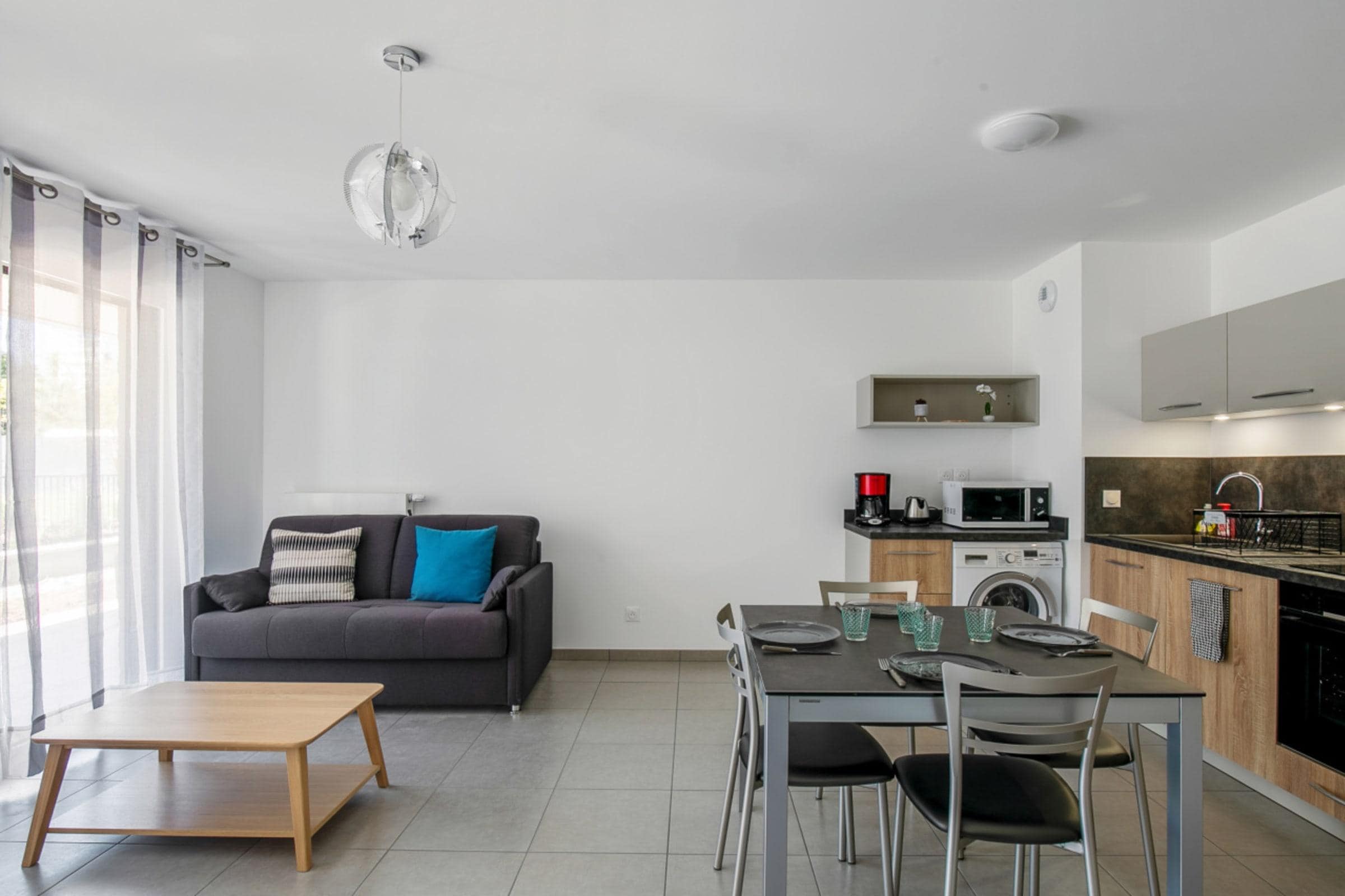 Property Image 1 - Captivating Ground Floor Apartment with Covered Terrace