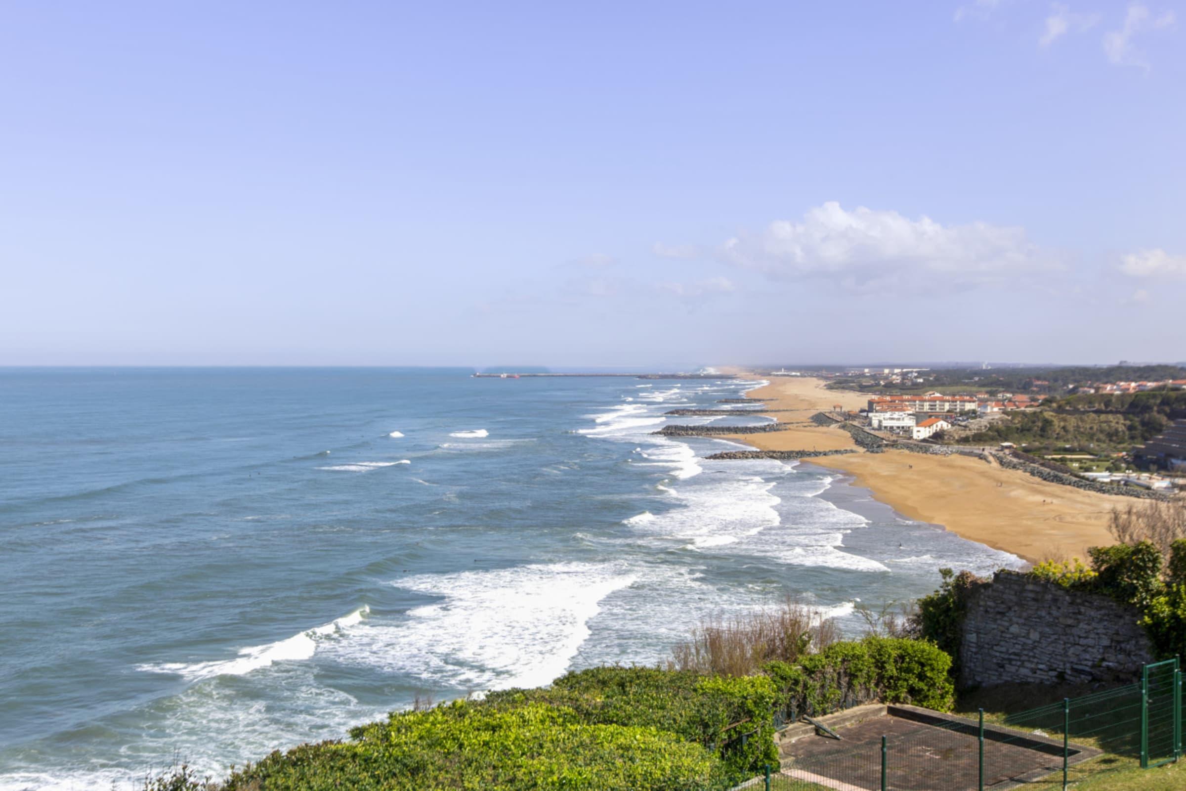 Property Image 2 - Bright 1 bedroom with sea view in Biarritz