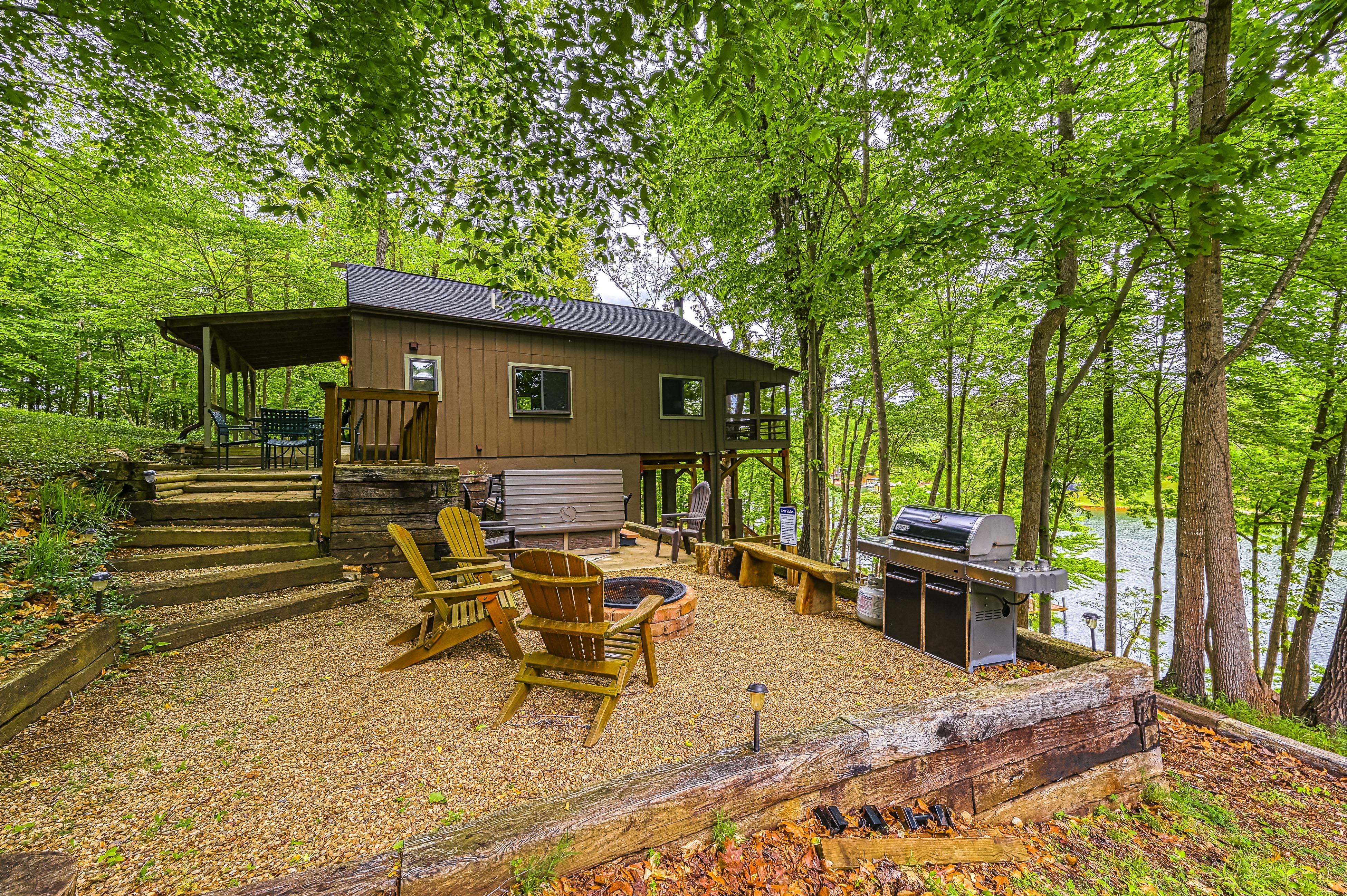 Property Image 2 - LakeSide Cabin