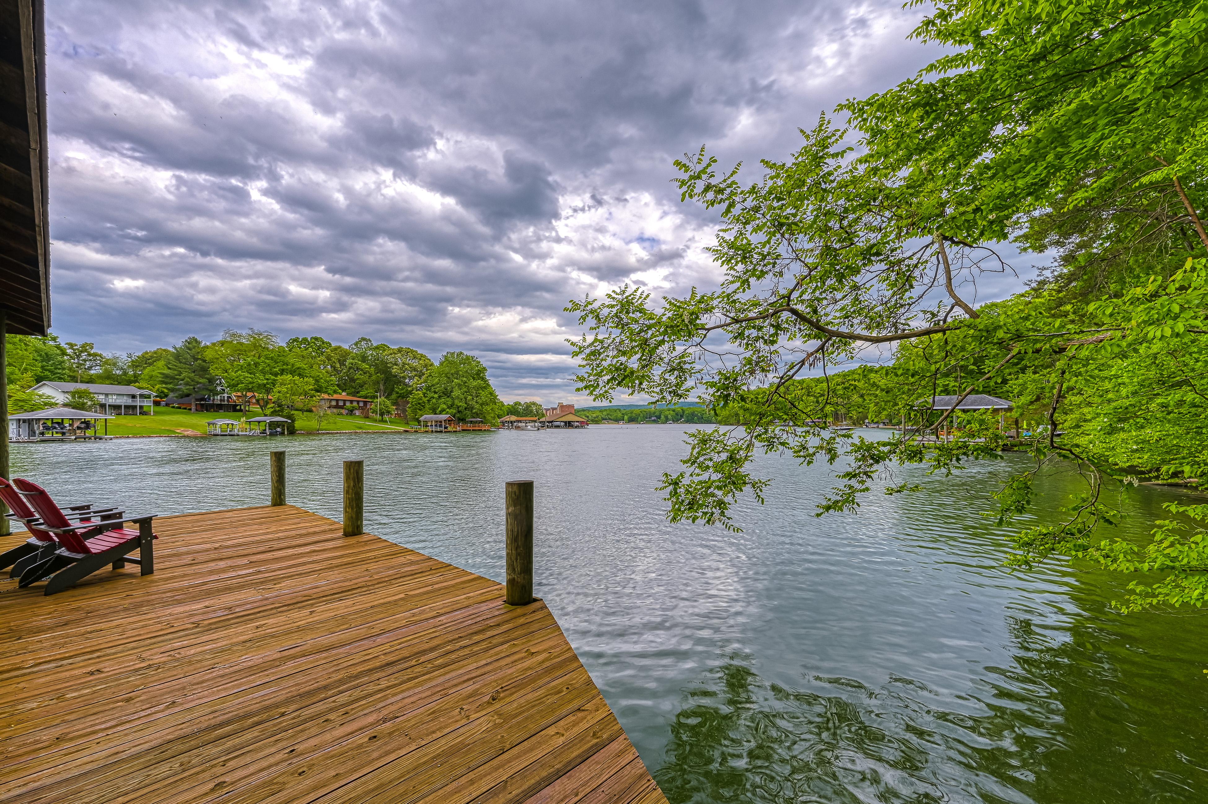 Property Image 1 - LakeSide Cabin