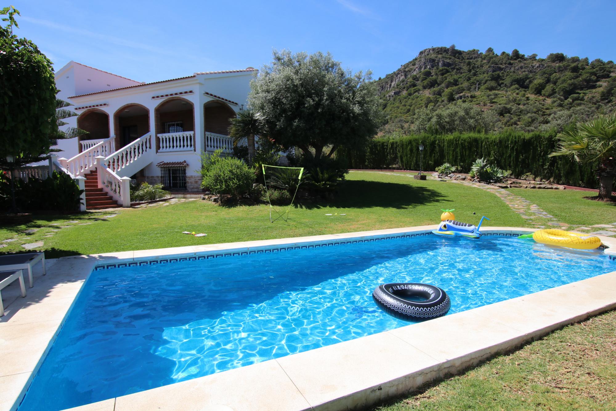 Property Image 1 - Andalusian Modern Styled Villa Offering Exceptional Views of Malaga