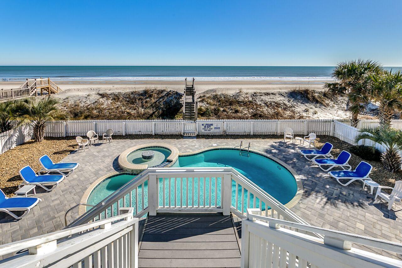 Property Image 1 - Beautiful Oceanfront Home with Private Pool and Hot Tub