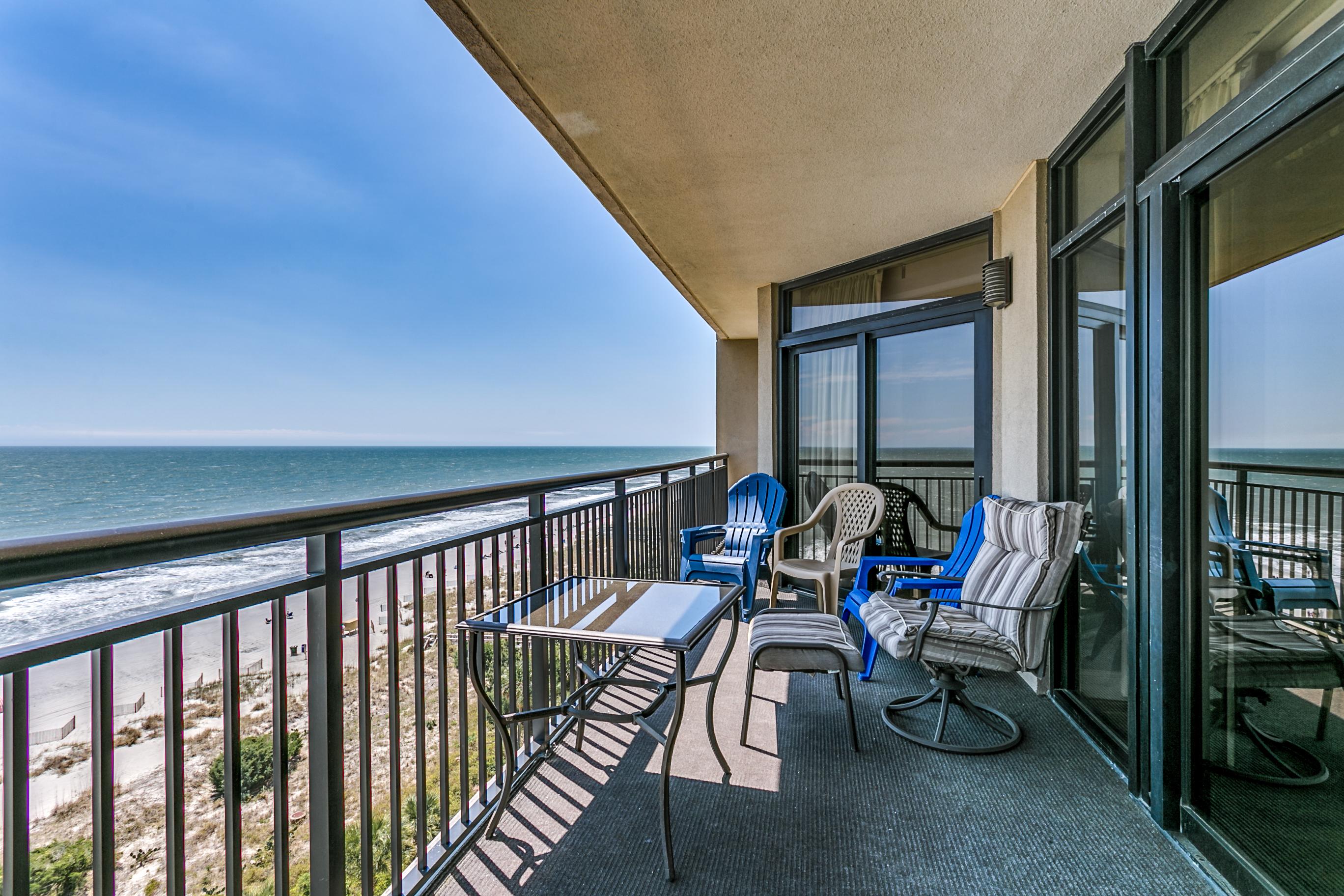 Property Image 1 - Spacious Oceanfront Condo with Spectacular Views