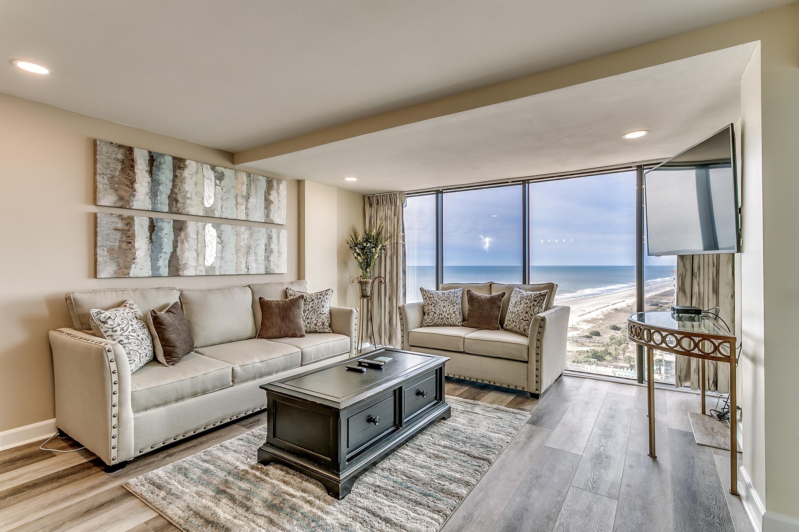 Property Image 1 - Upscale Condo with Expansive Coastline Views