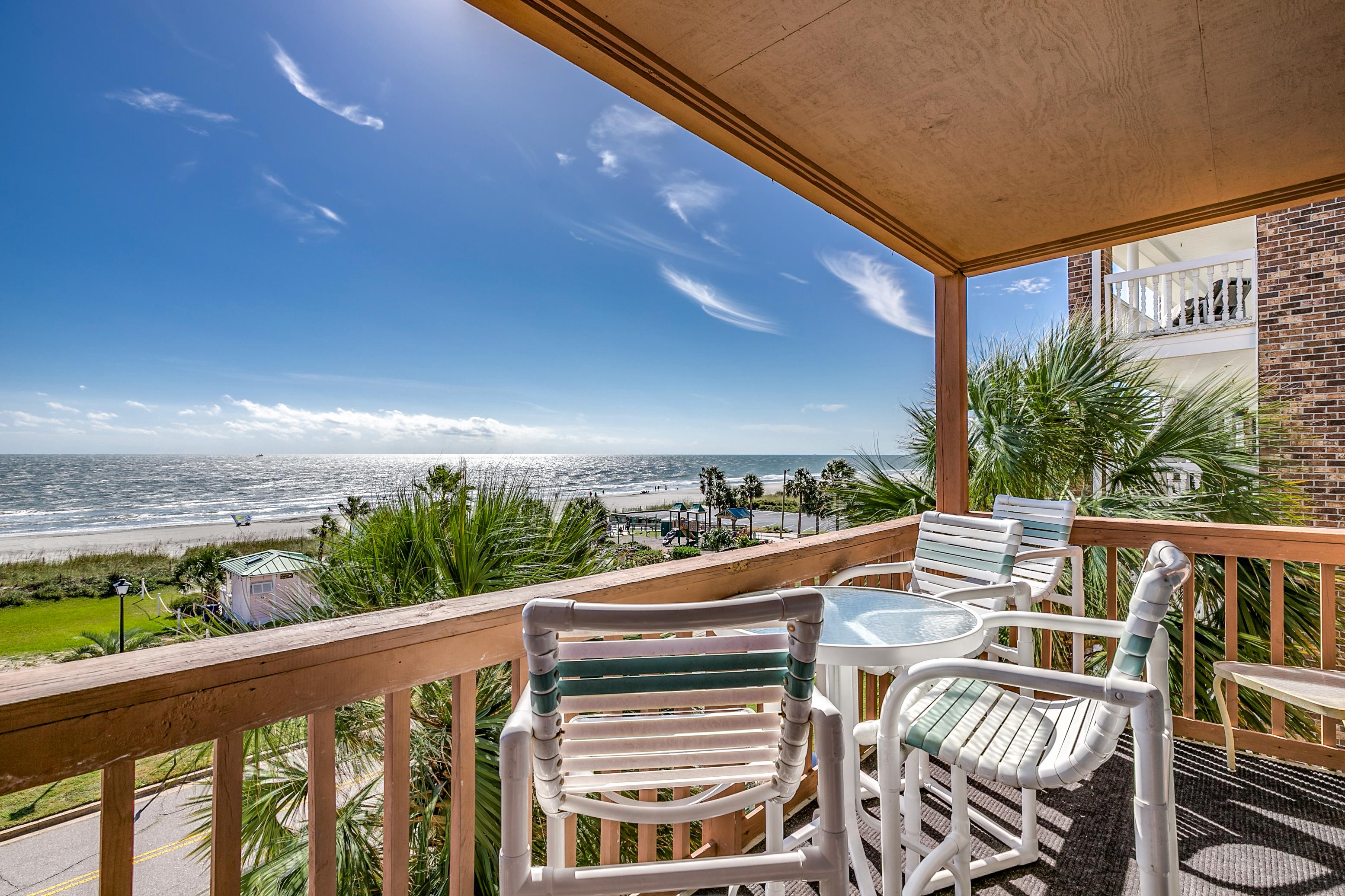 Property Image 1 - Lovely, Oceanview Condo with Two Balconies; in Golden Mile
