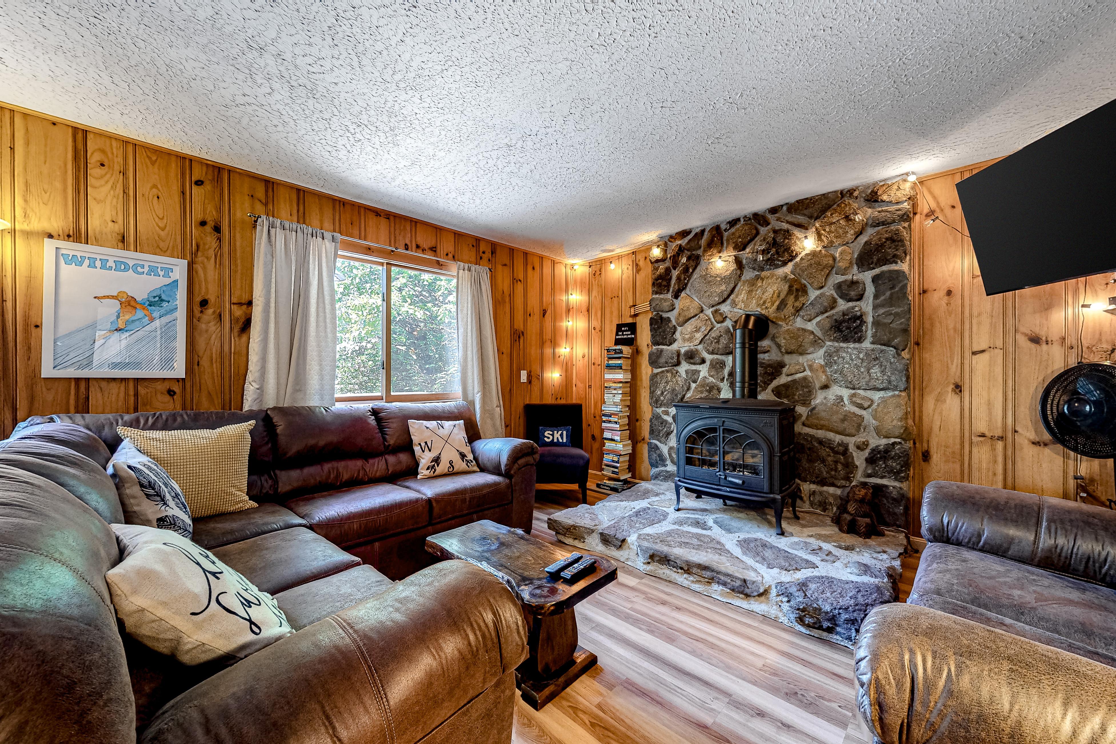 Property Image 2 - Rockhouse Mountain Retreat