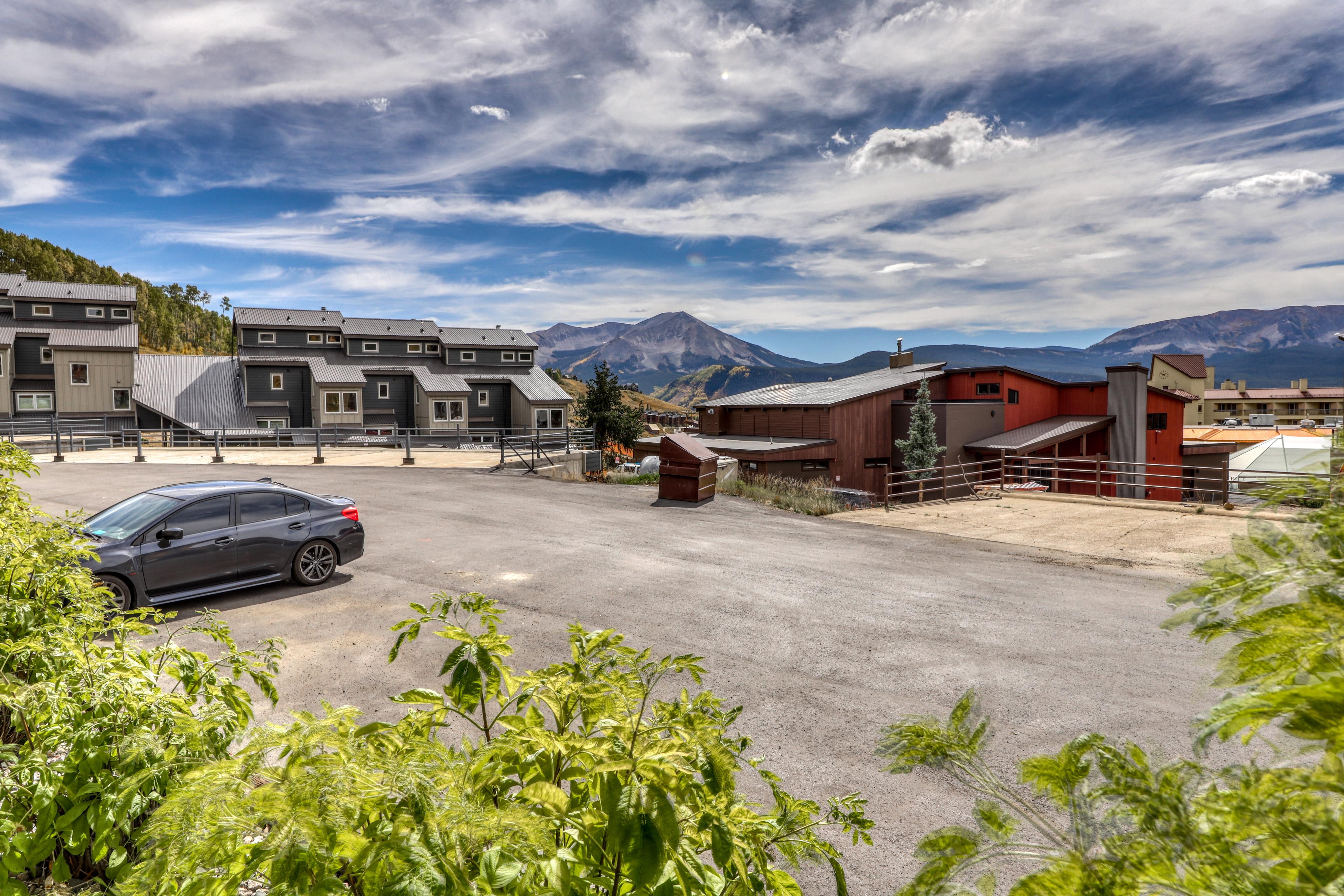 Beautiful Mountain View Condo