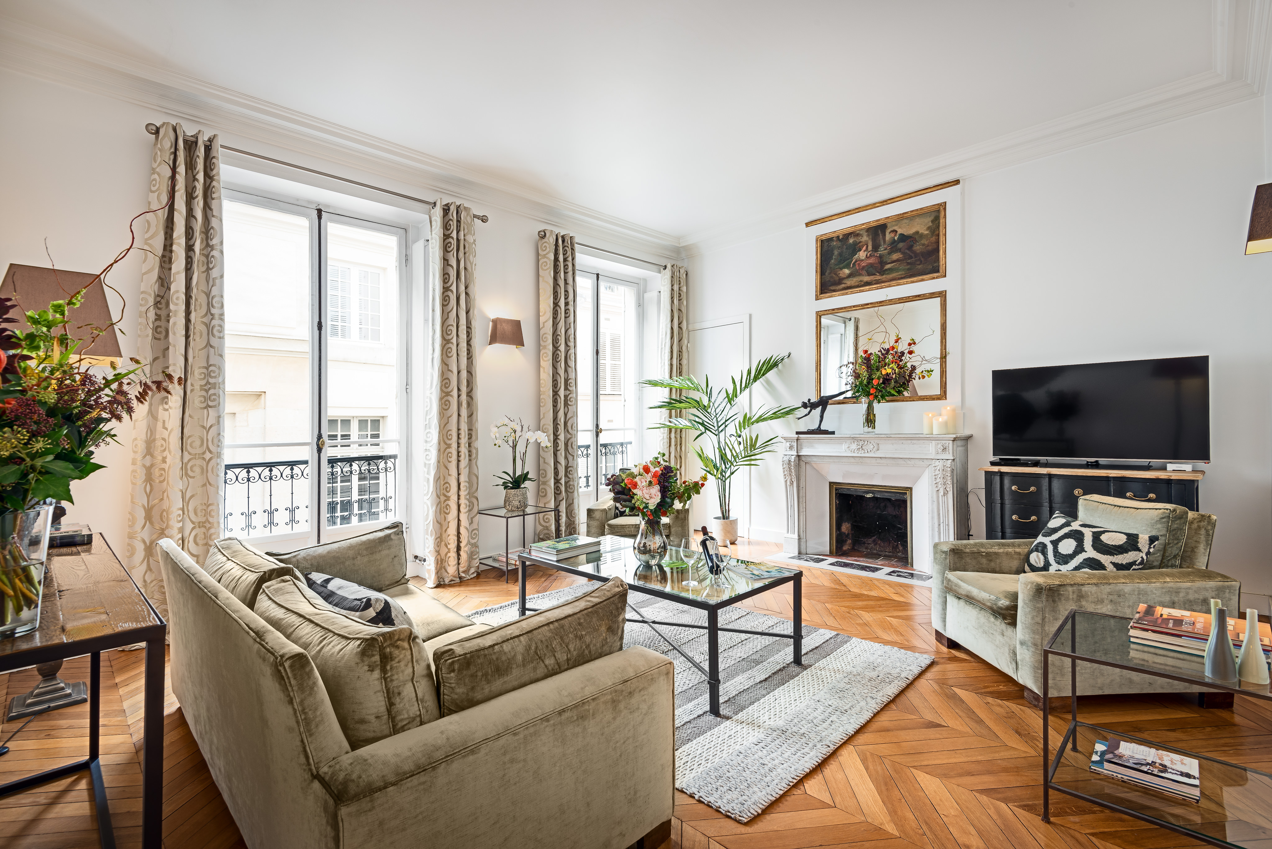 Property Image 1 - Spacious & Sophisticated Apartment; Near Luxembourg Gardens