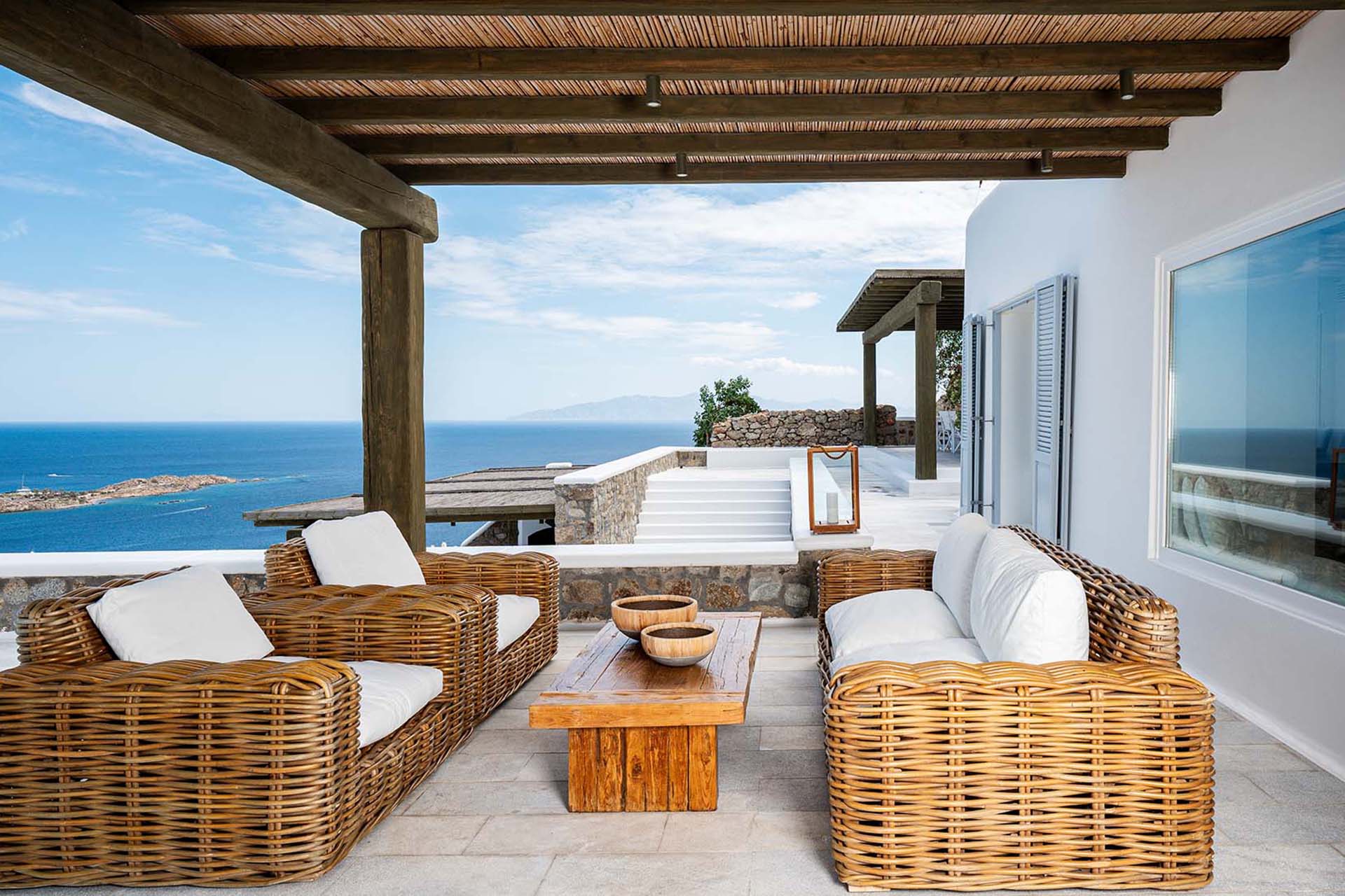 Property Image 2 - Stunning Villa overlooking Psarou Beach
