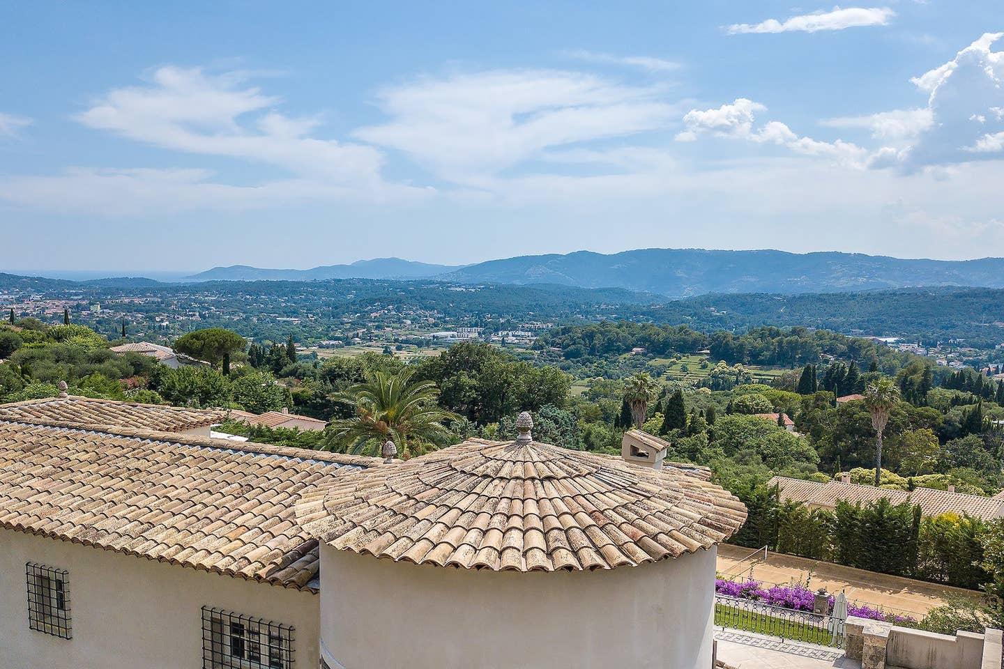 Excellent Posh Villa with Grasse Hills Views