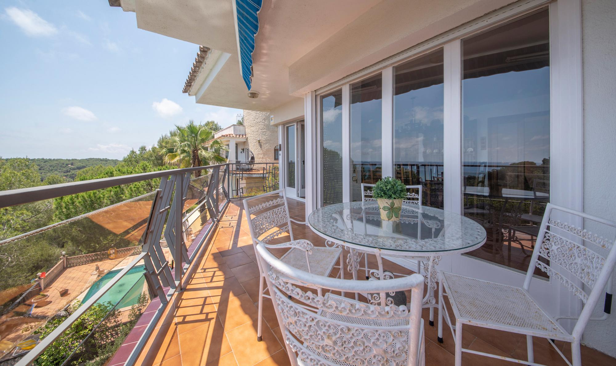 Property Image 2 - Hilltop Luxurious Villa with Alfresco Dining
