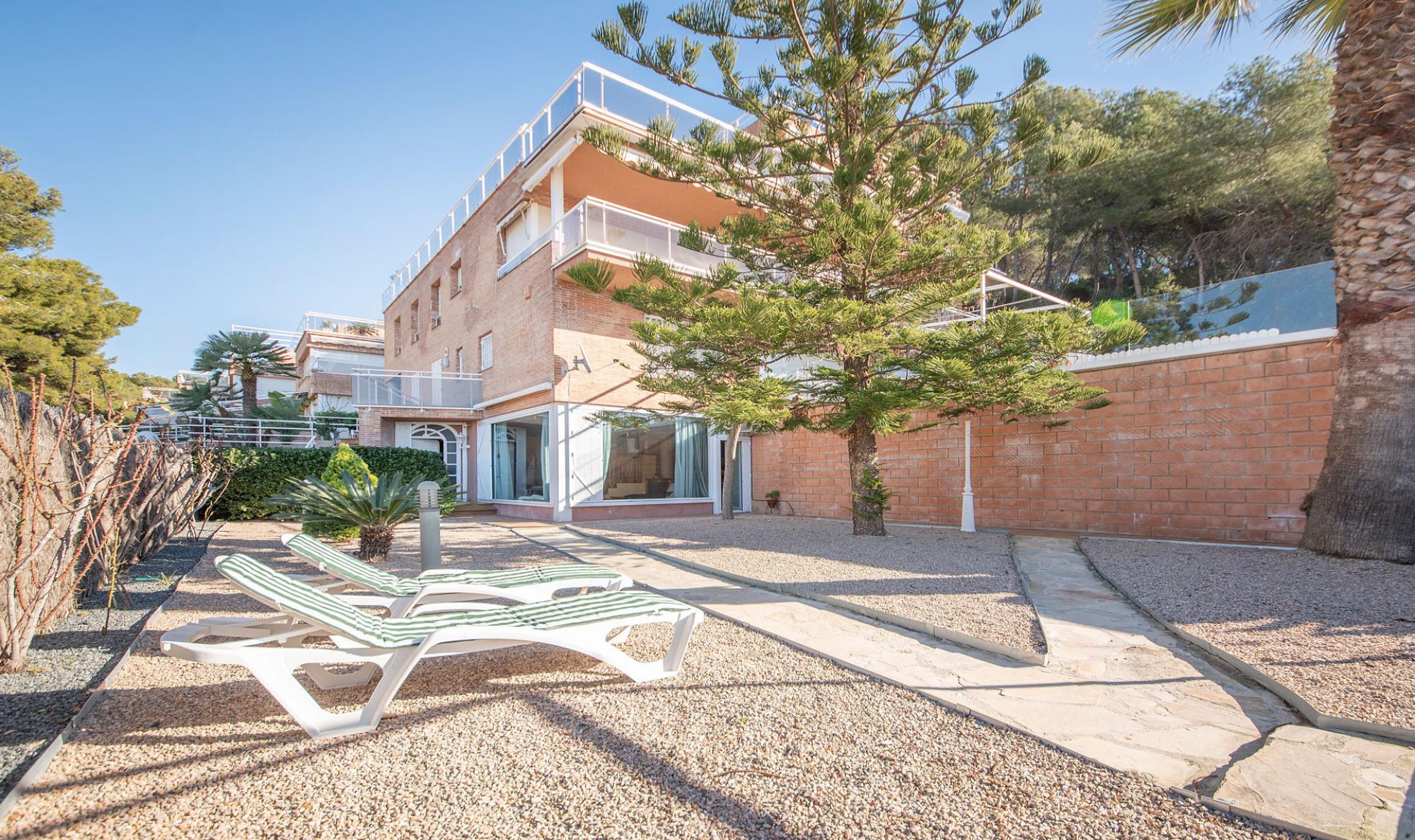 Property Image 1 - Typical Spanish Styled Apartment with Direct Access to La Mora Beach
