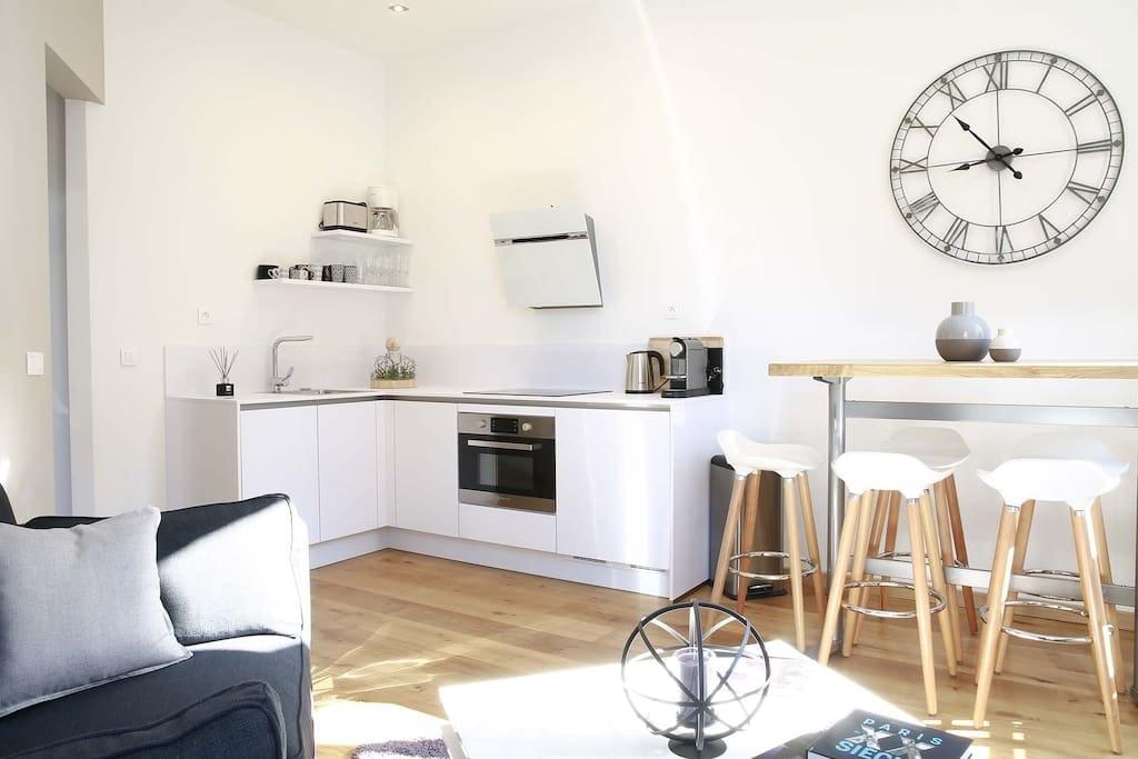 Property Image 2 - Stylish Apartment next to the train station of Lille