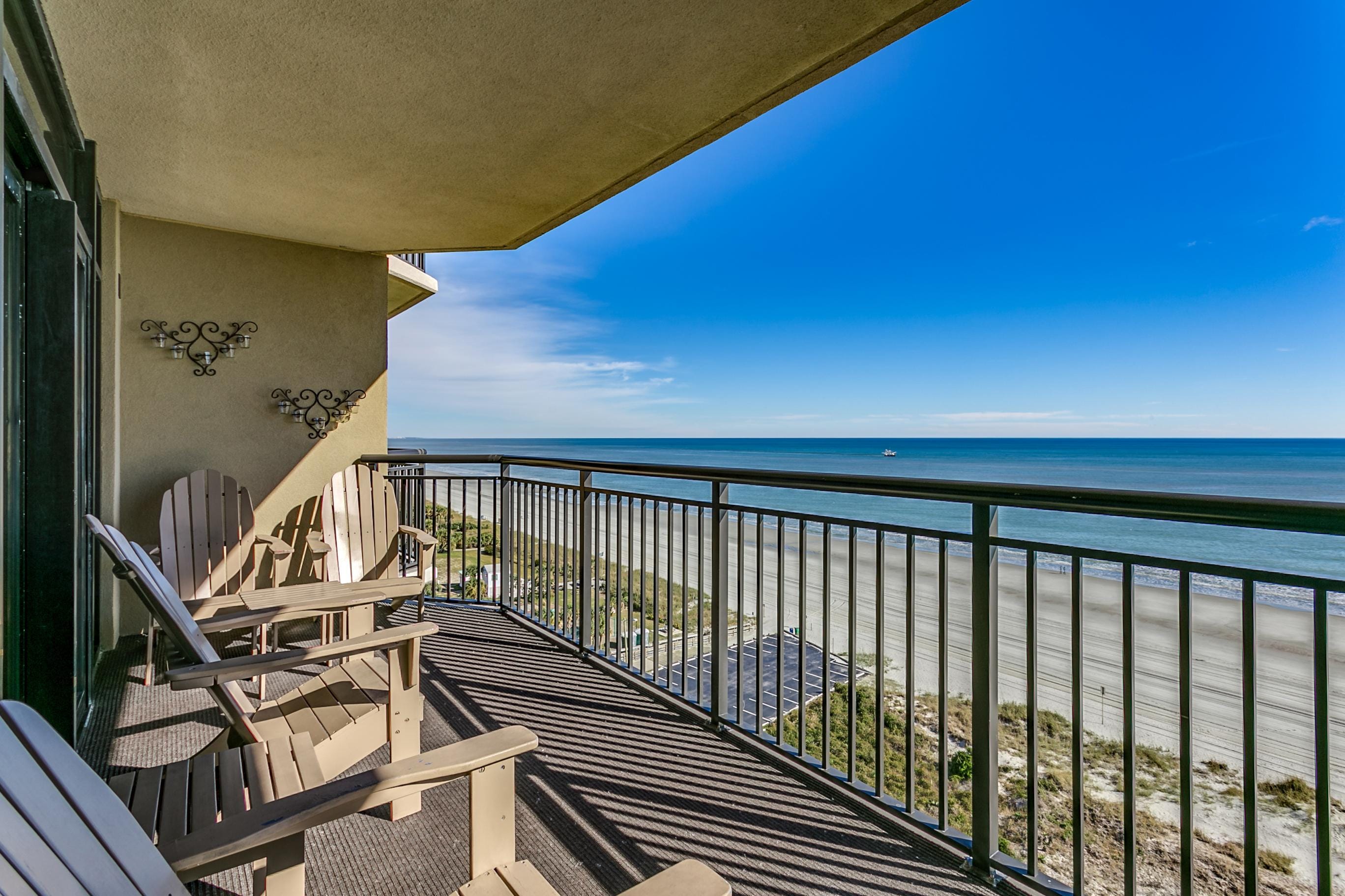 Property Image 1 - Updated Oceanfront Condo with Lavish Water Amenities
