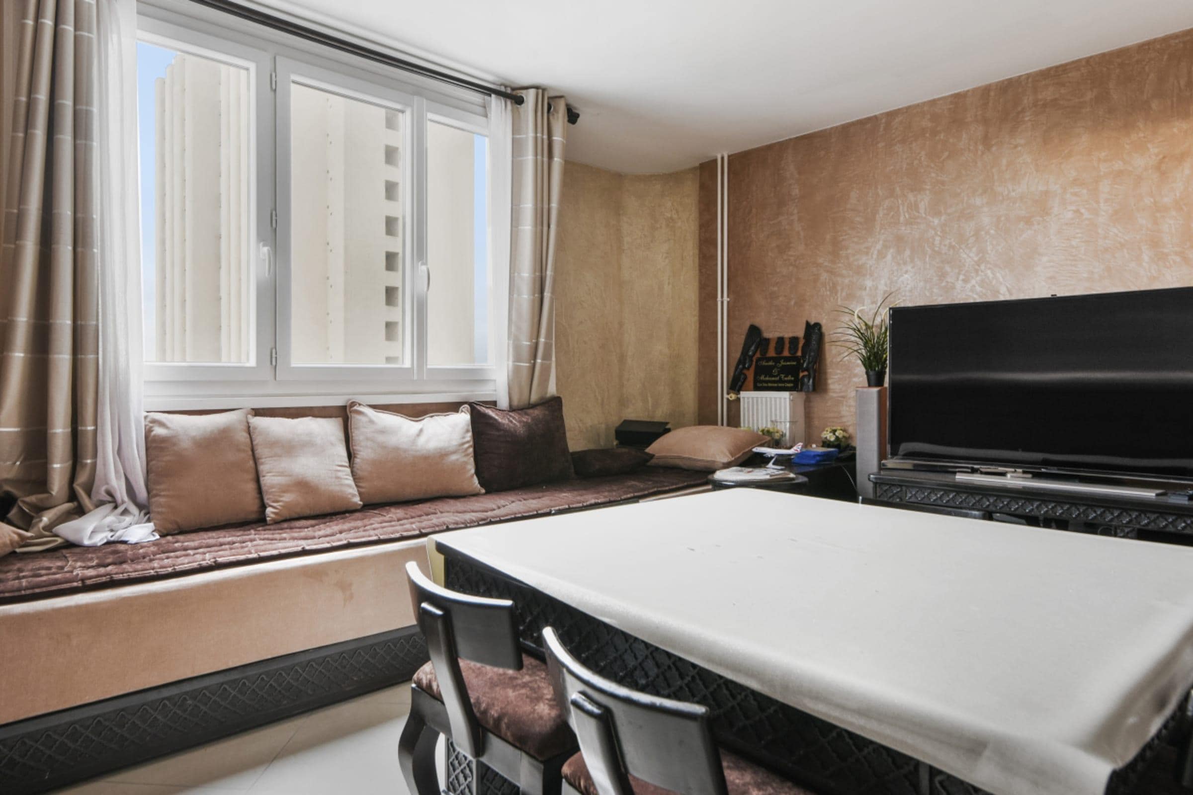 Property Image 1 - Lille Metropole Trendy Flat with Stunning City View