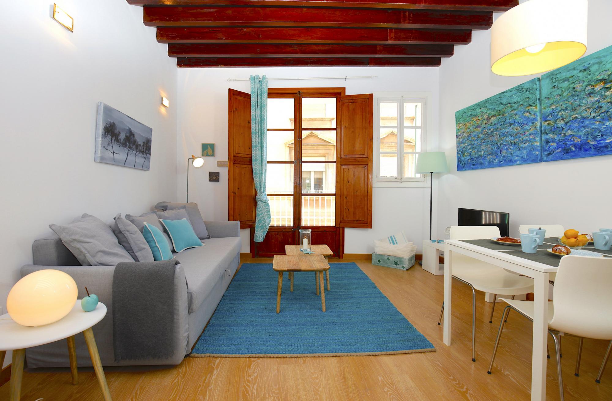 Property Image 2 - Cozy Apartment with Balcony Close to Many Shops Property Image 2 - Cozy Apartment with Balcony Close to Many Shops