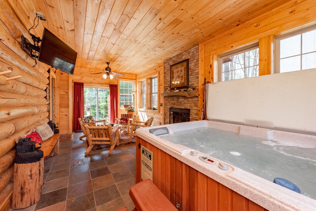 Screen Porch with Hot Tub