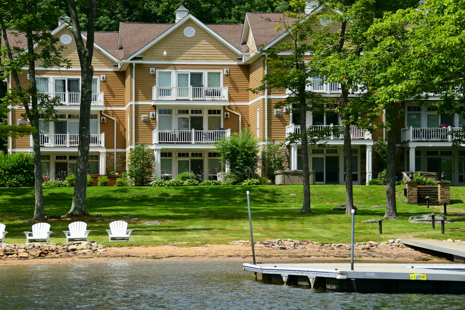 Property Image 1 - Lakefront Leisure