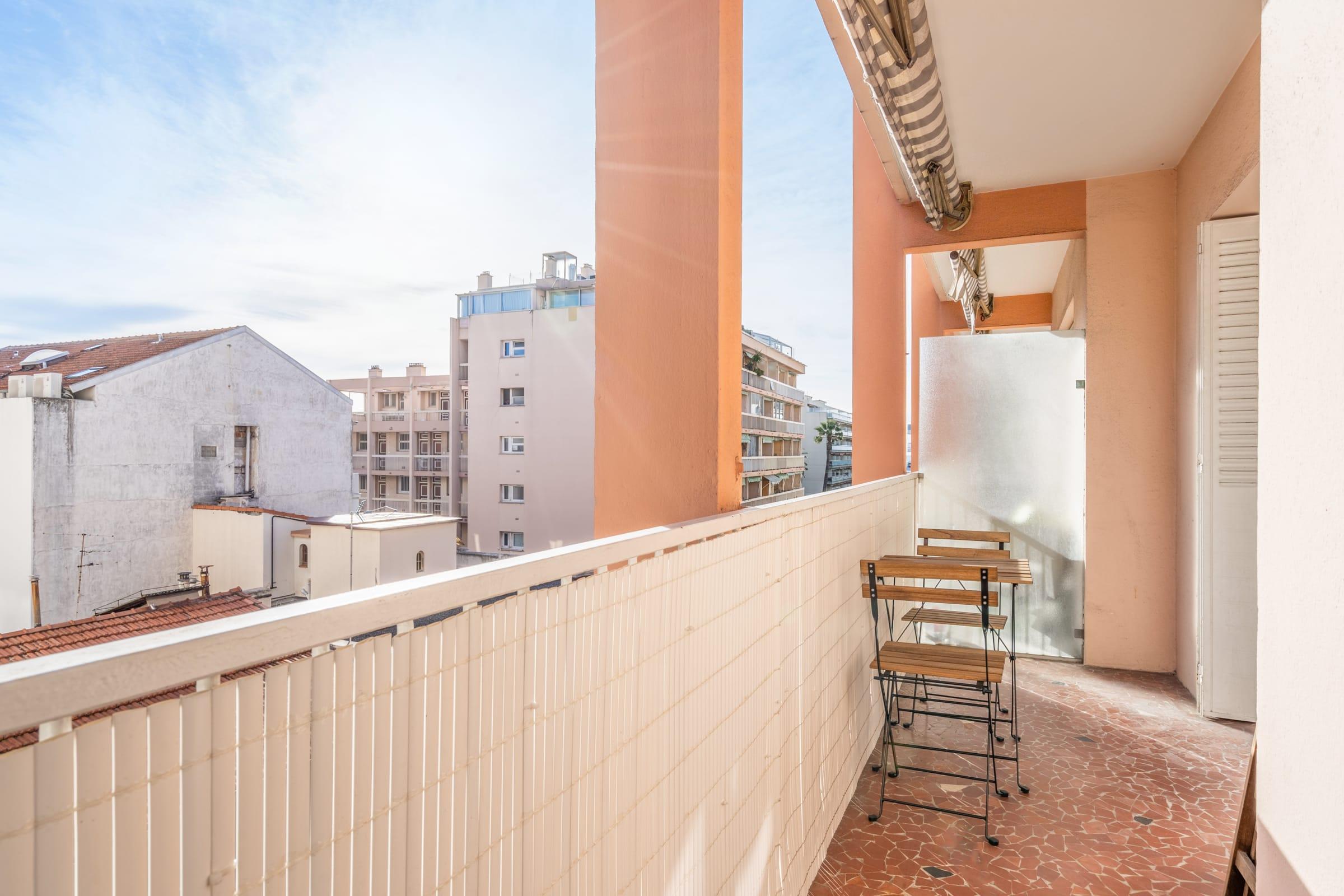 Property Image 2 - Modern two bedroom flat with terrace and parking in Juan-les-Pins
