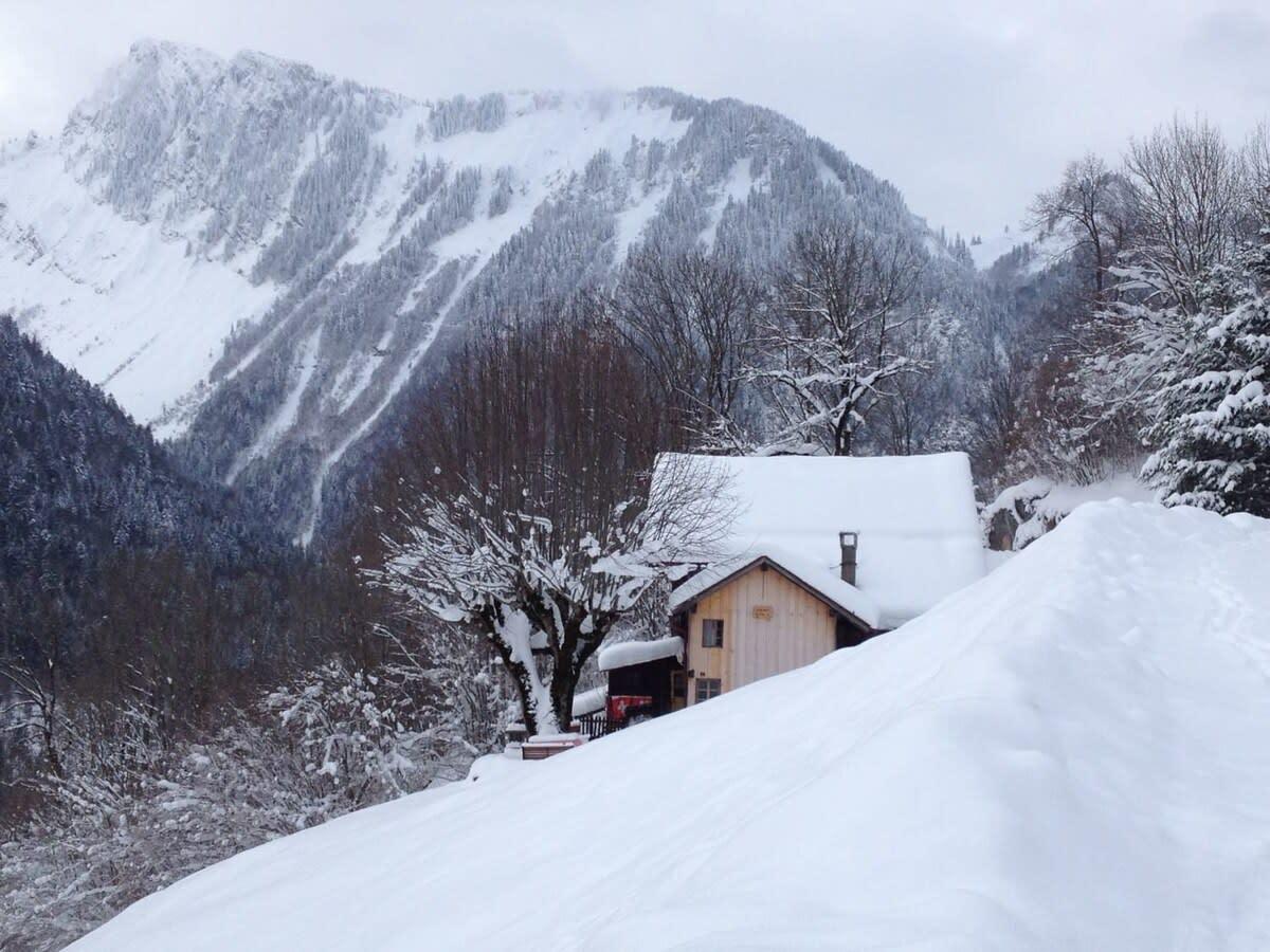 Authentic Chalet in Swiss Alps close to Nature