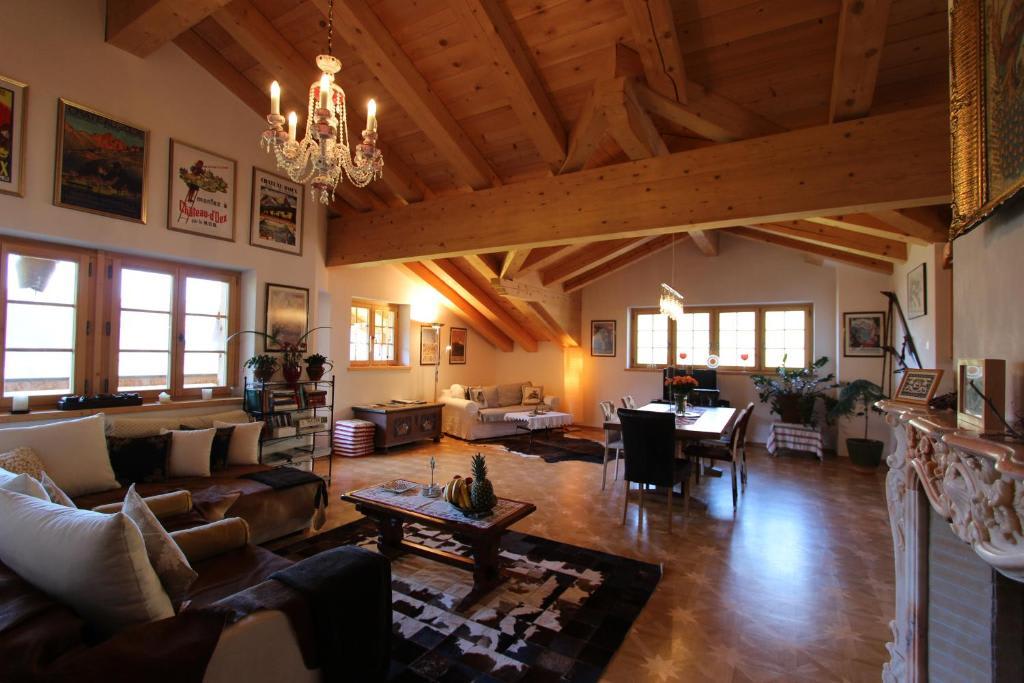Property Image 2 - Deluxe Traditional Chalet close to Nature and Spots