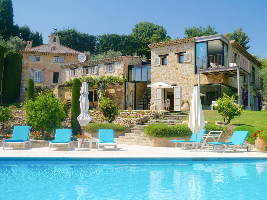 Property Image 2 - Contemporary French Villa with Pool, Tennis Court & Sea View