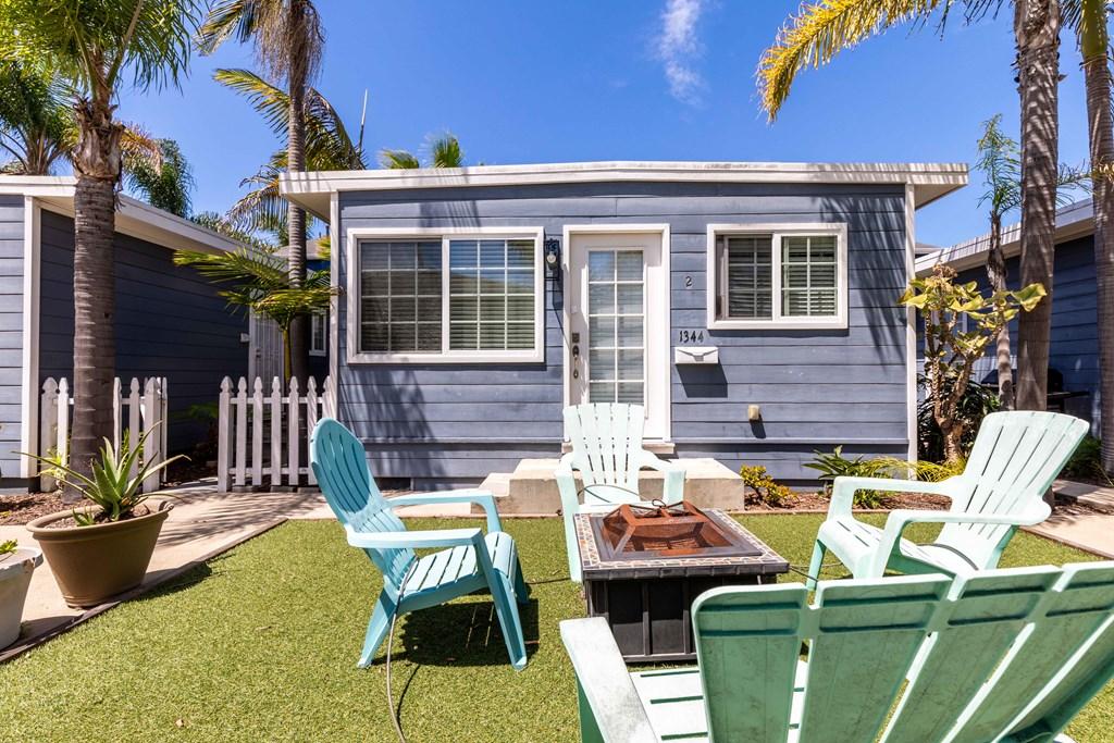Property Image 1 - Cute Pacific Beach Cottage Walk to the Beach & Bay