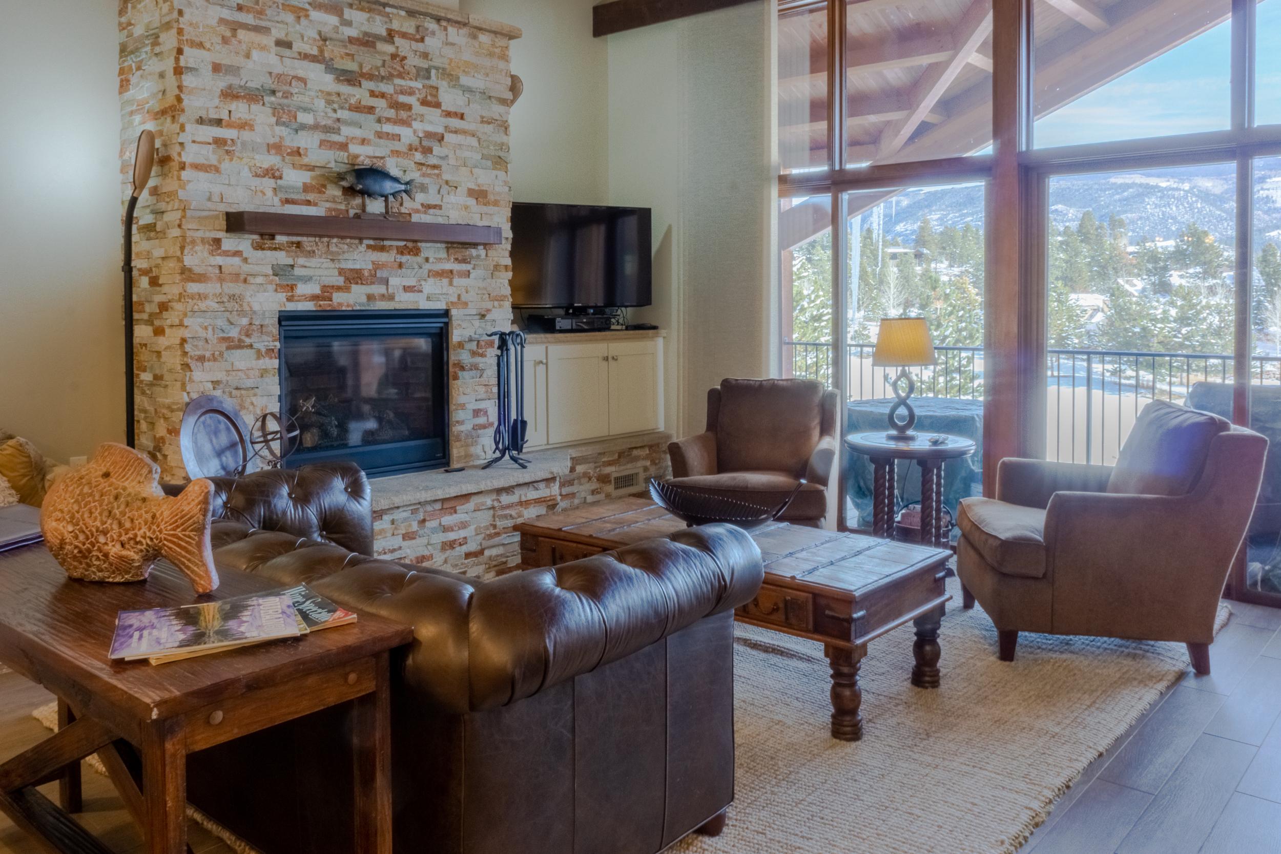 Living Room with Fireplace