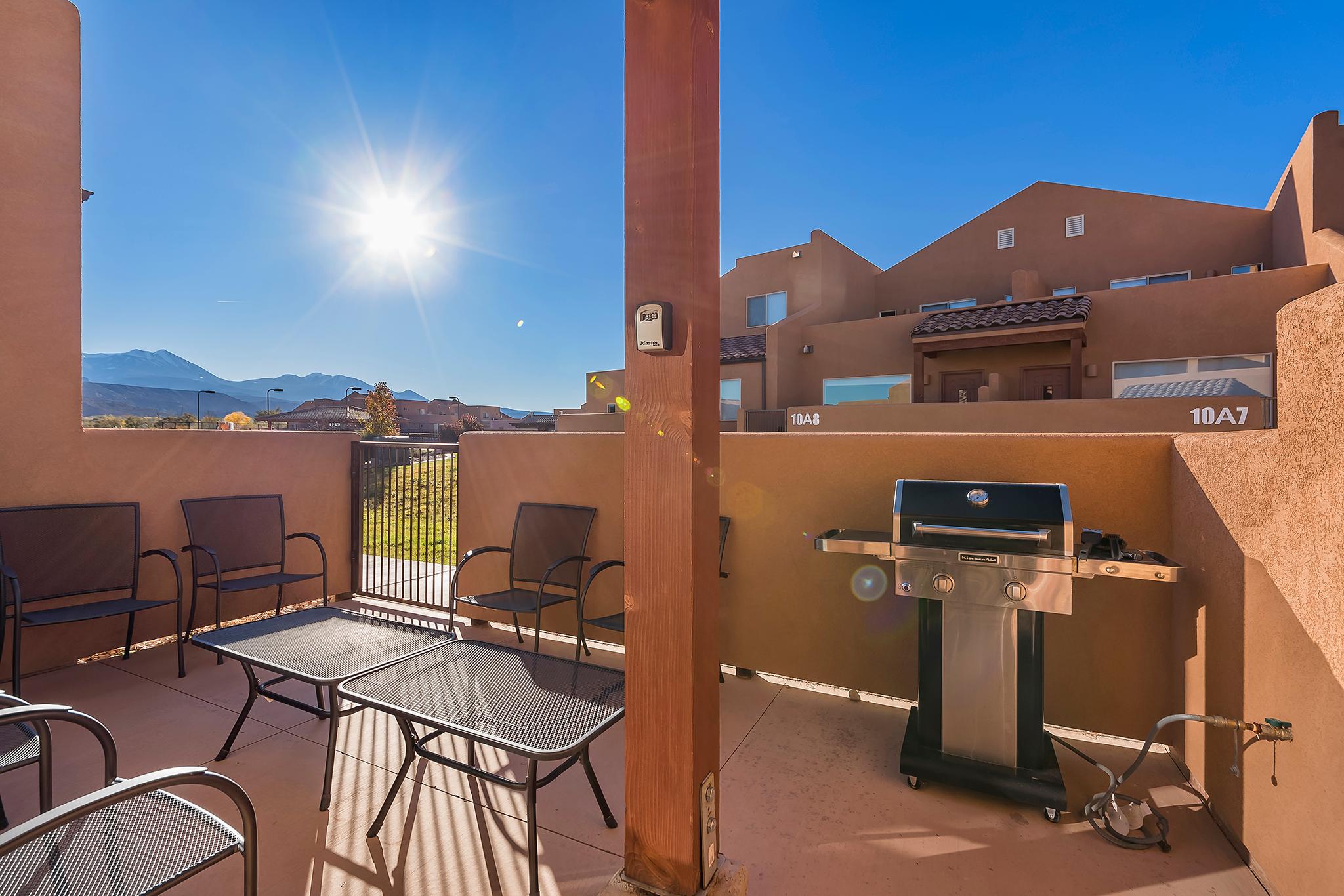 Beautiful outdoor space for grilling and dining. Our patio connects to the shared community amenities and the pool and hot tub