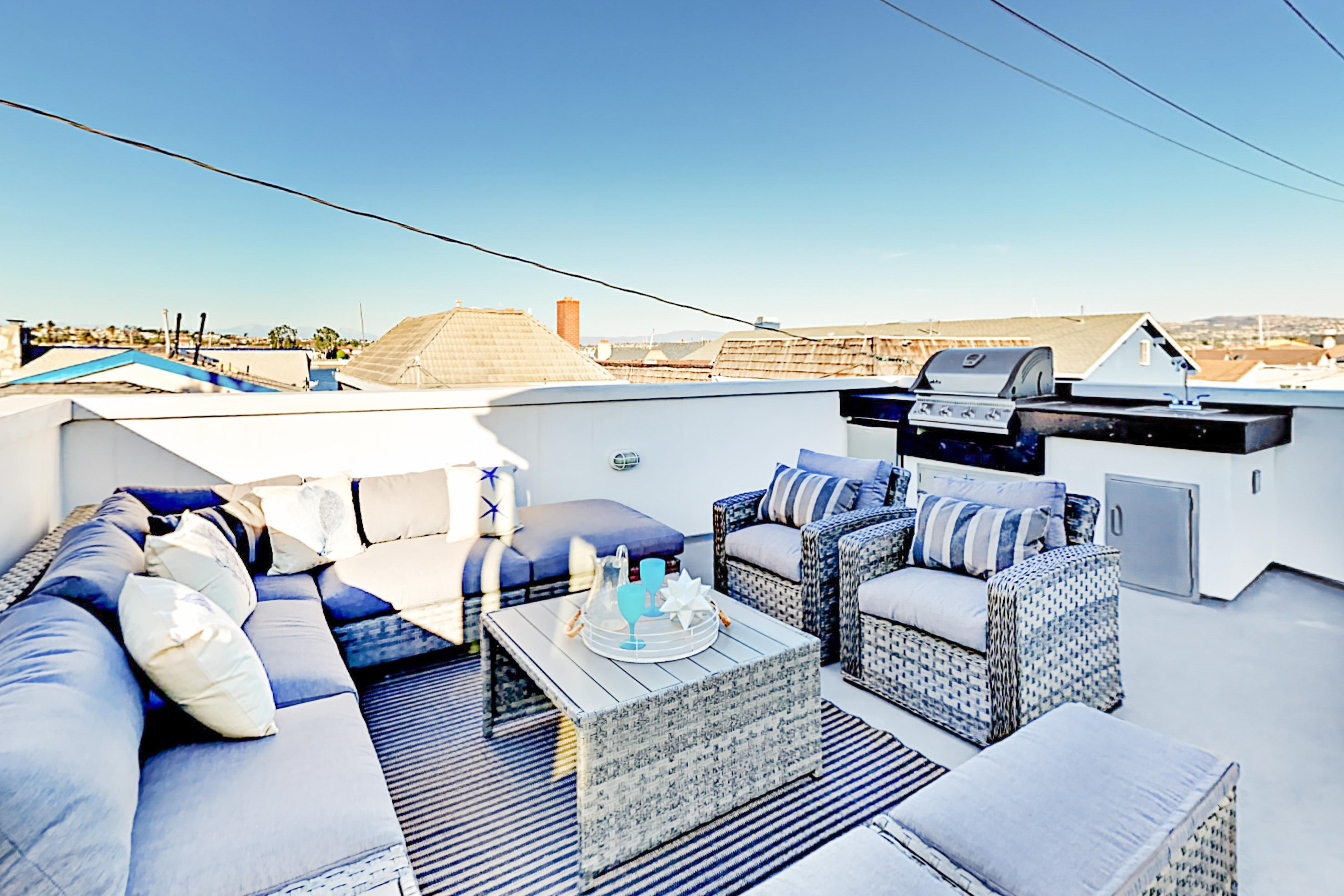 Property Image 1 - Luxe Balboa Peninsula Condo w Gourmet Kitchen and Epic Rooftop Deck