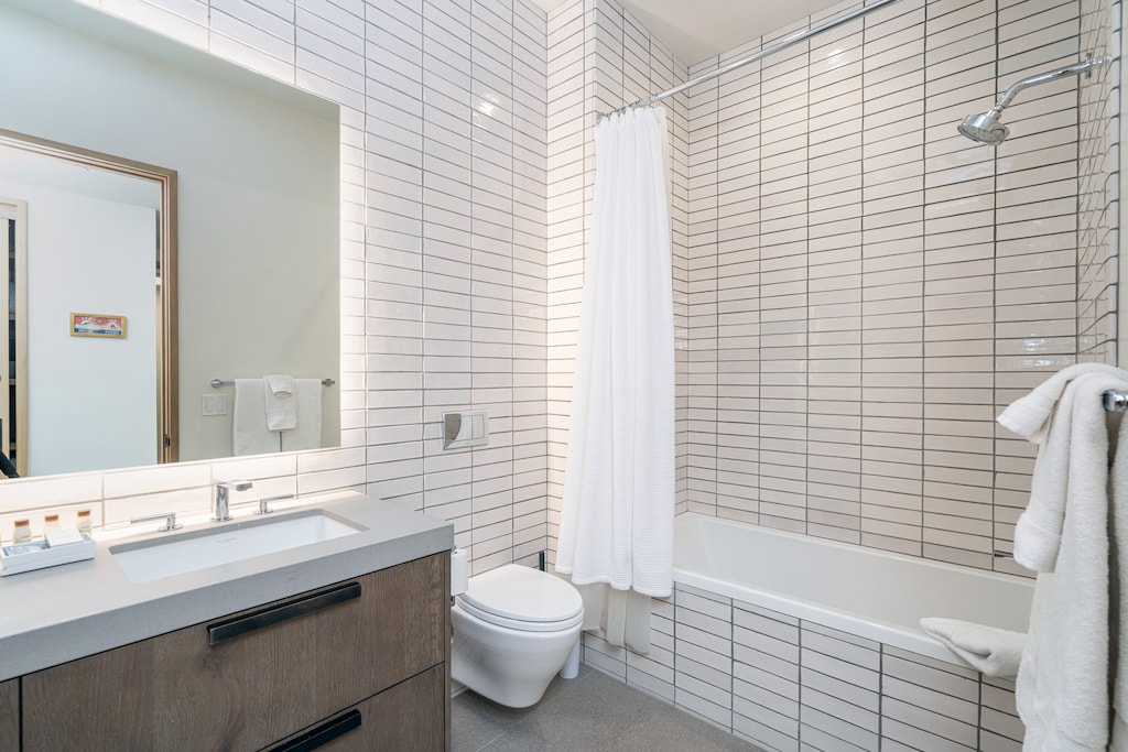 6.1-san-juan-103-mountain-village-bunk-room-bath