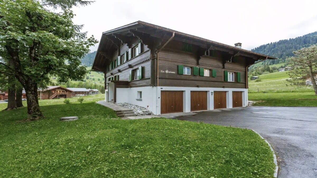 Property Image 2 - Swiss Ideal Apartment with Direct Access to Ski Lift
