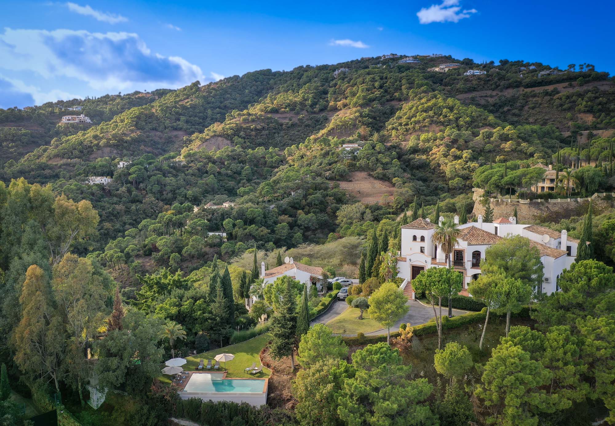 Property Image 1 - Andalucian style villa located in the rolling countryside of Benahavis