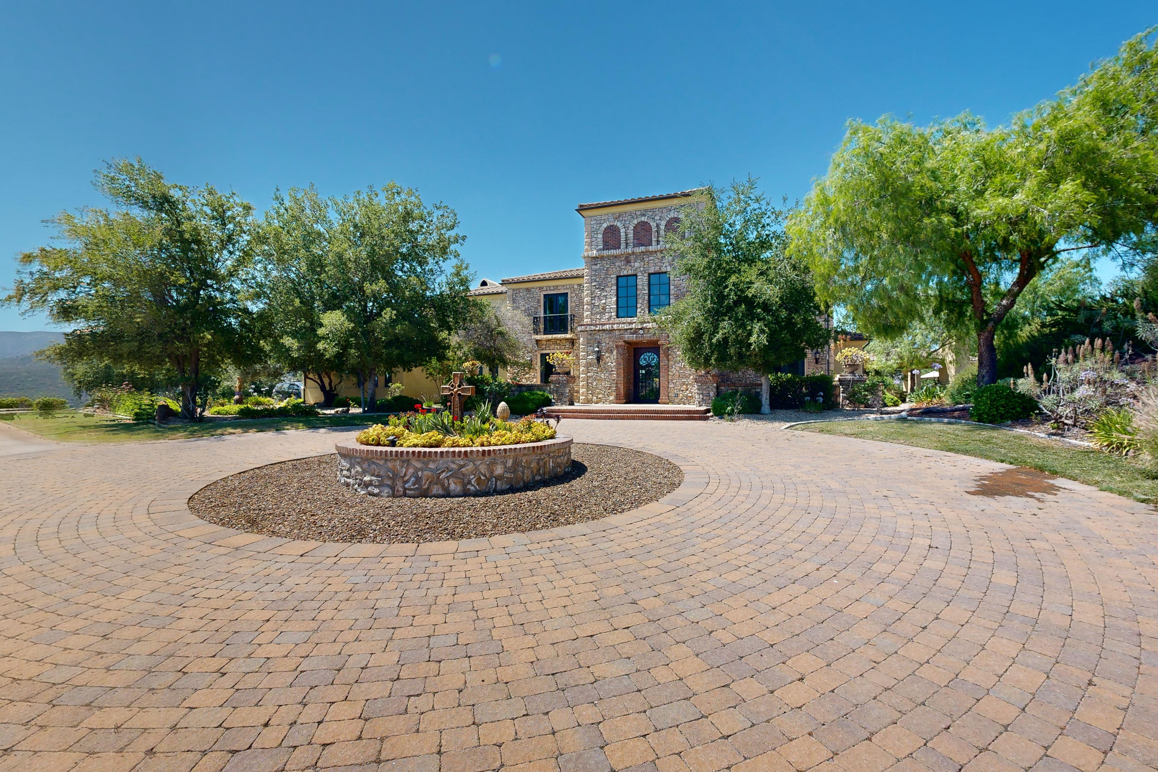 Property Image 1 - Avenida De Arboles Oasis