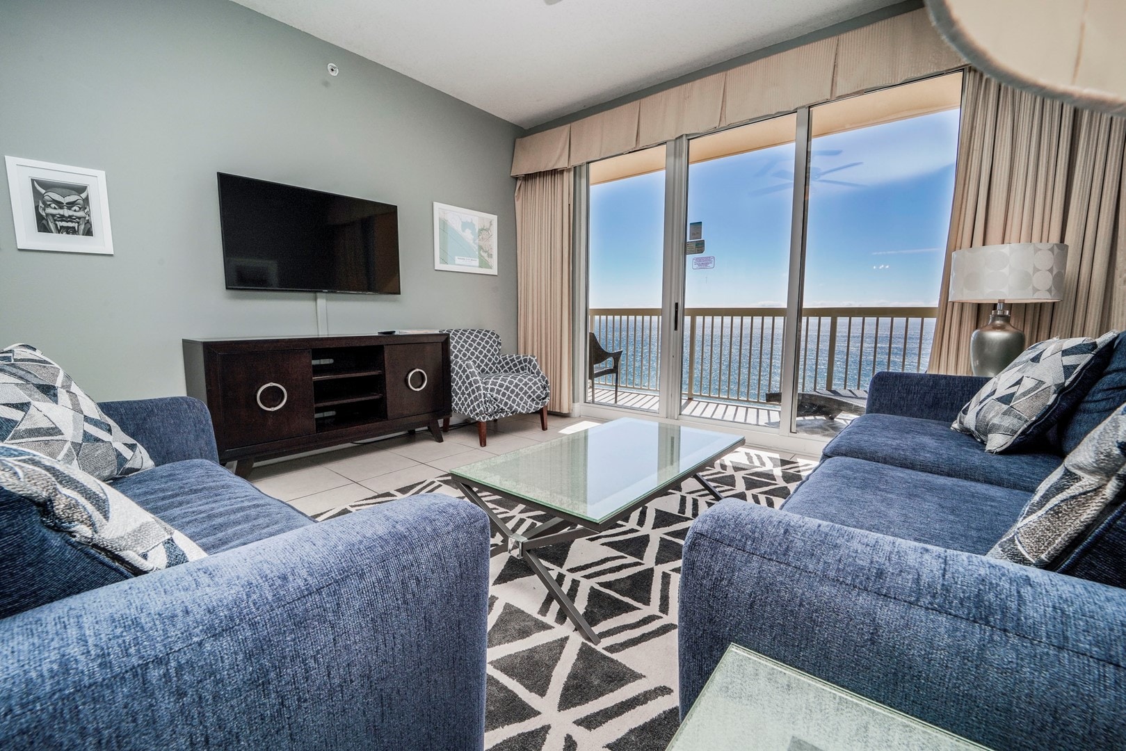 Living Area with Direct Beach & Gulf Views