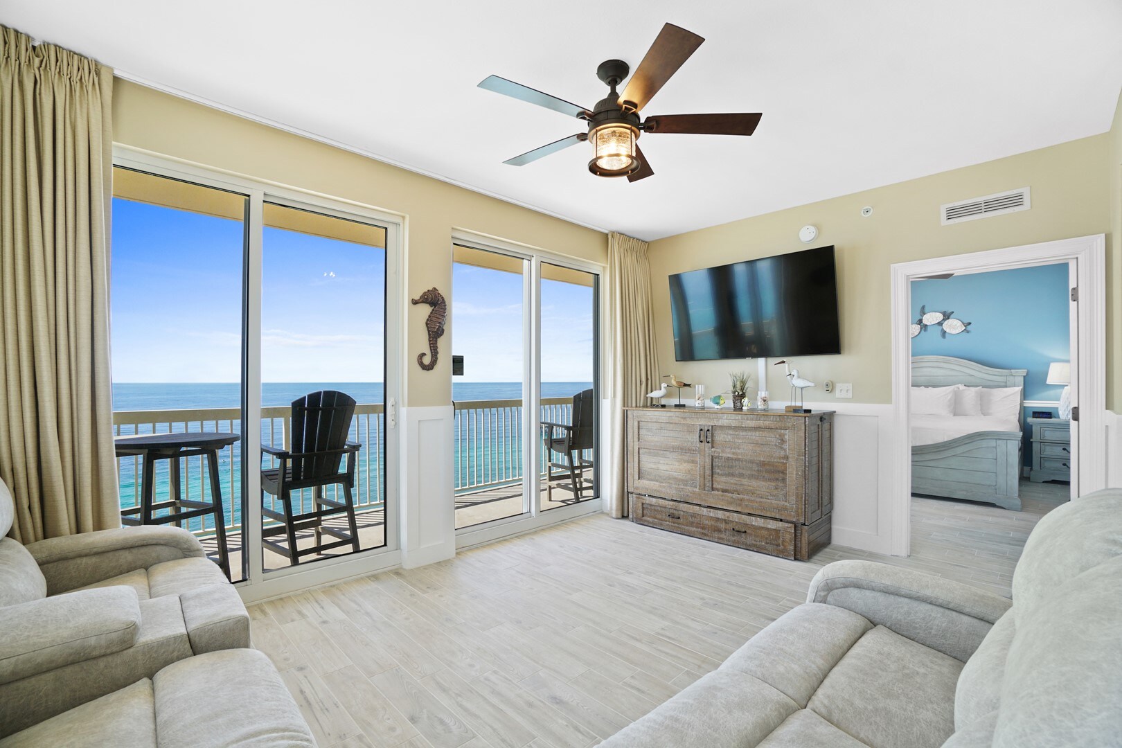 Living Area with Direct Beach and Gulf Views
