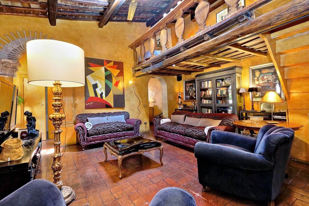 Property Image 2 - Cosy and Spacious Penthouse in Trastevere with Terrace