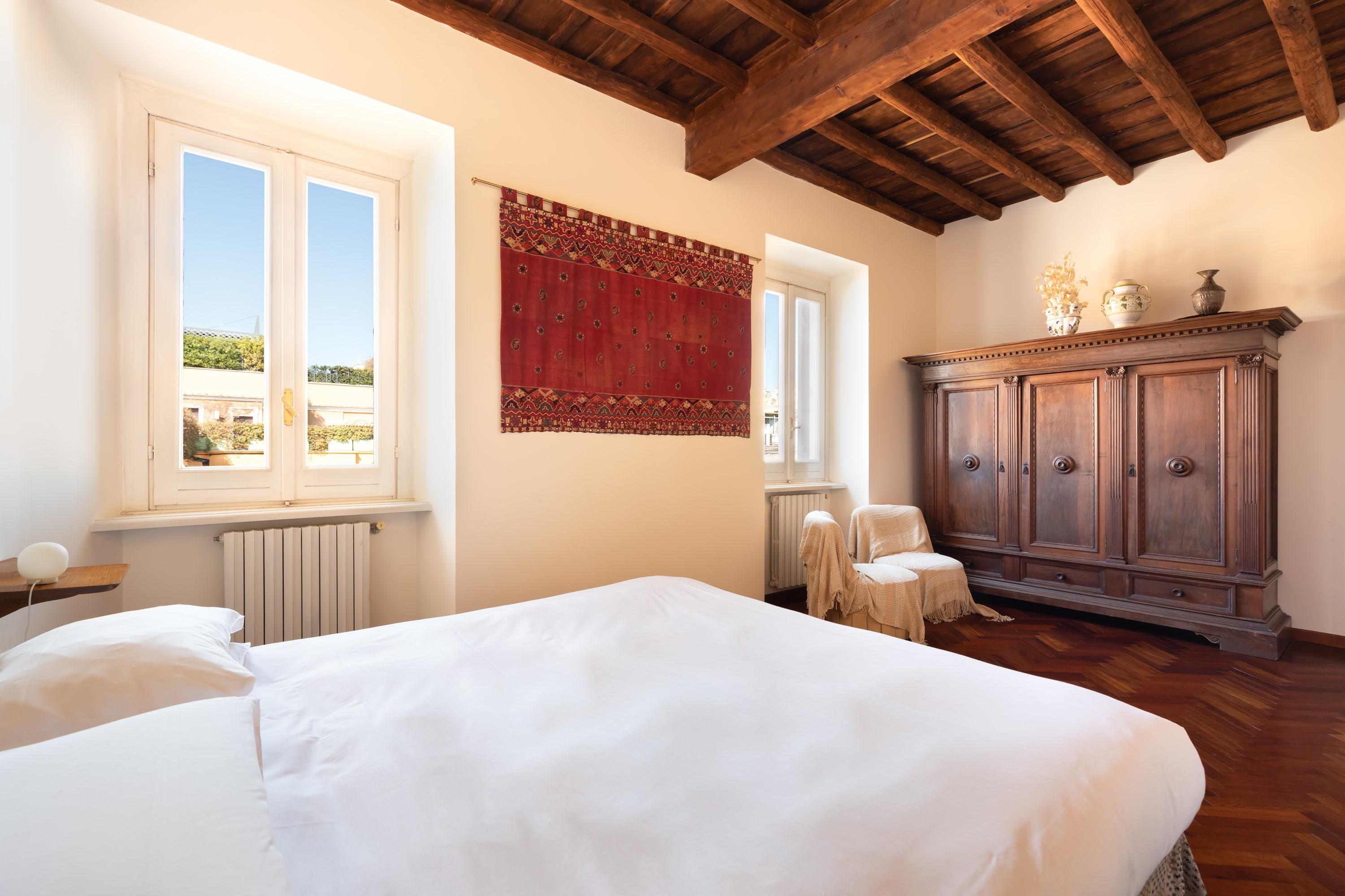 Property Image 1 - Comfortable apartment few steps from Trevi fountain
