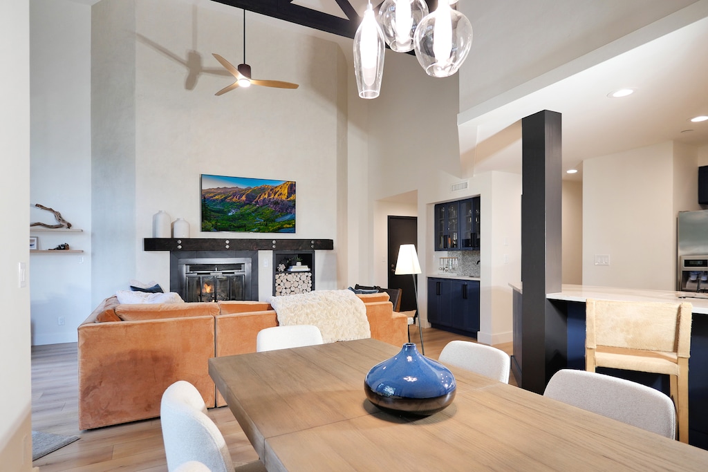 2.0-kayenta-lodge-mountain-village-dining-edit